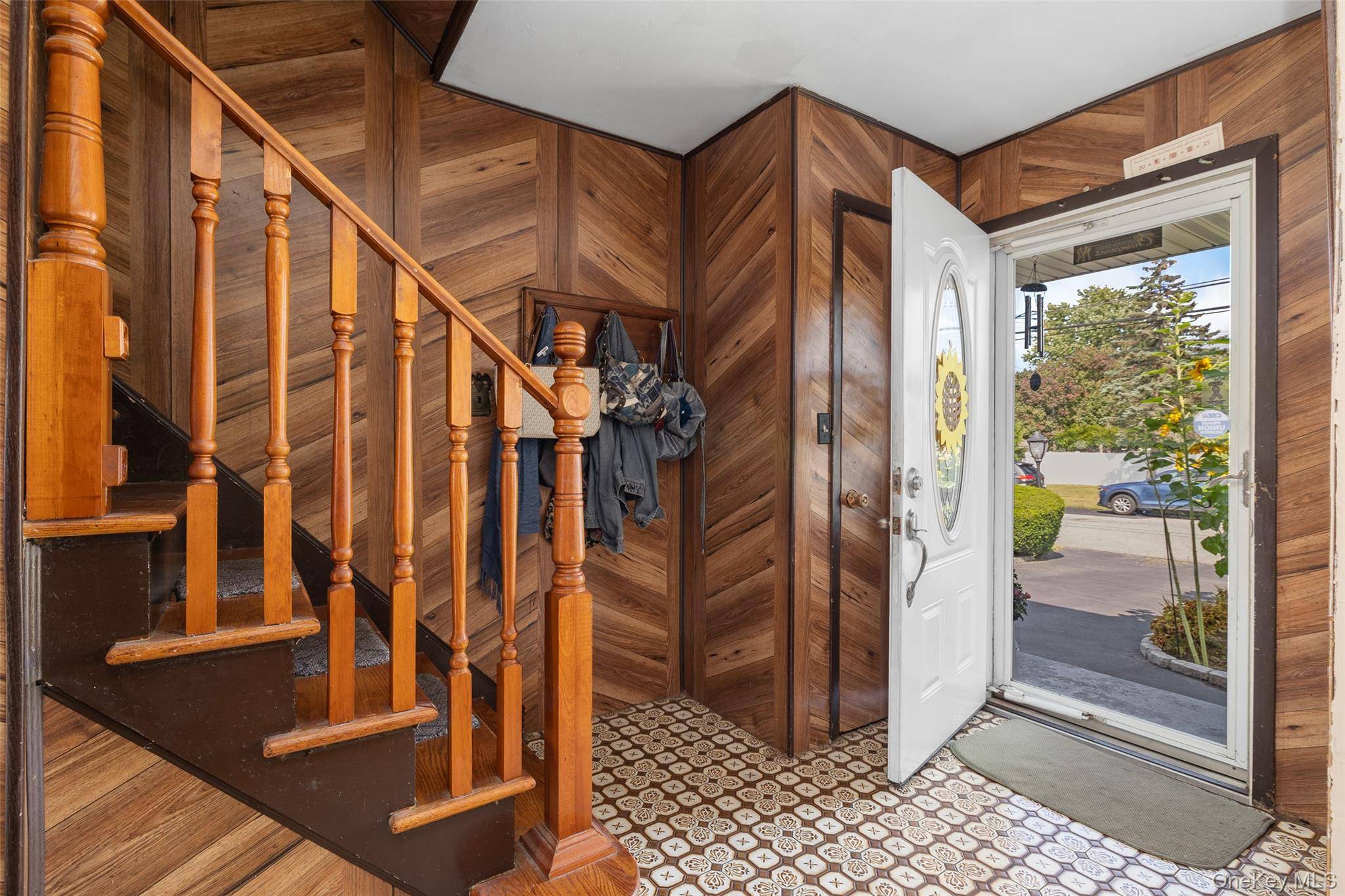 Lindenhurst, NY 11757,10 Paine ST