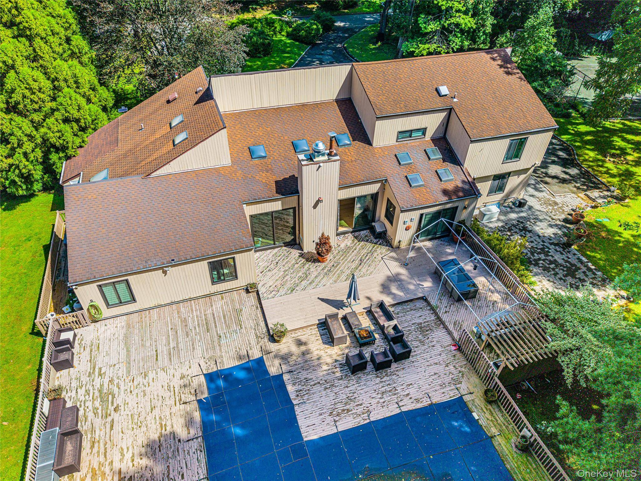 Muttontown, NY 11545,2 Summerwind DR
