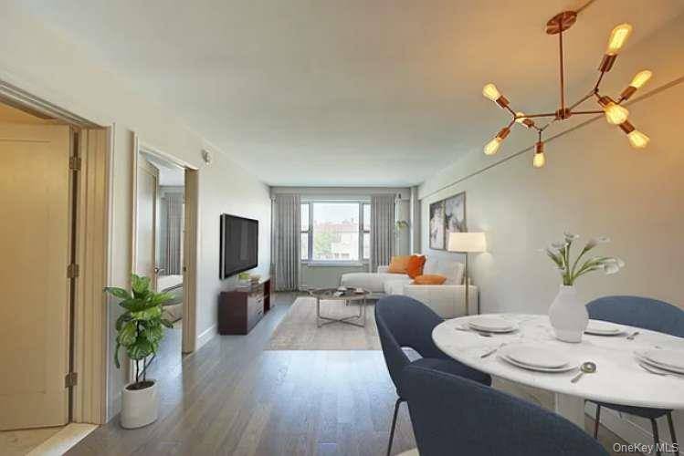 Forest Hills, NY 11375,107-40 Queens BLVD #10D