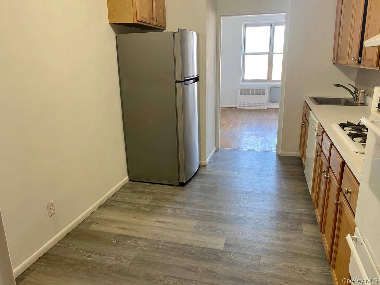 Long Beach, NY 11561,410 E Broadway #6J