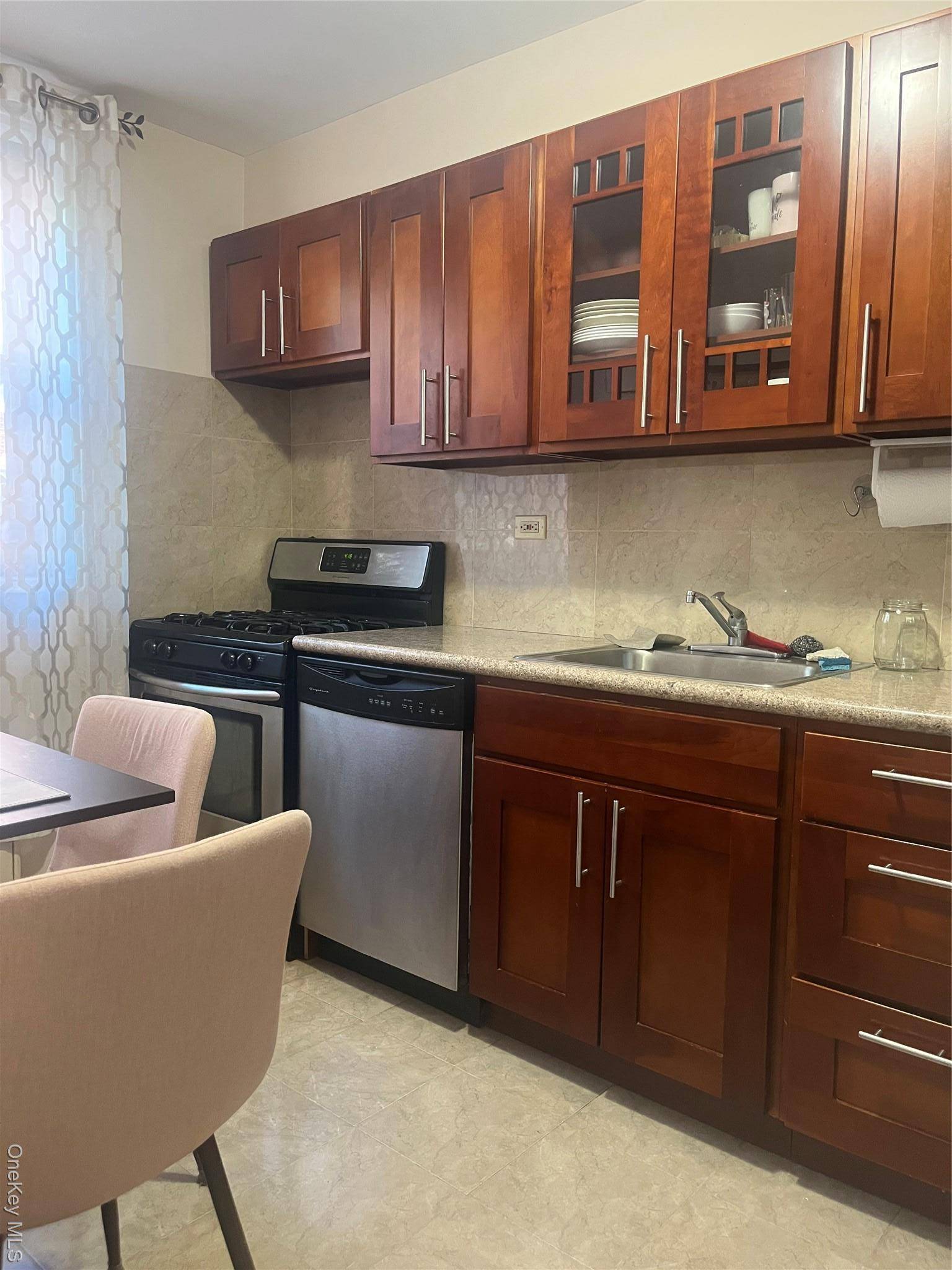 Briarwood, NY 11435,139-15 83rd Avenue #407