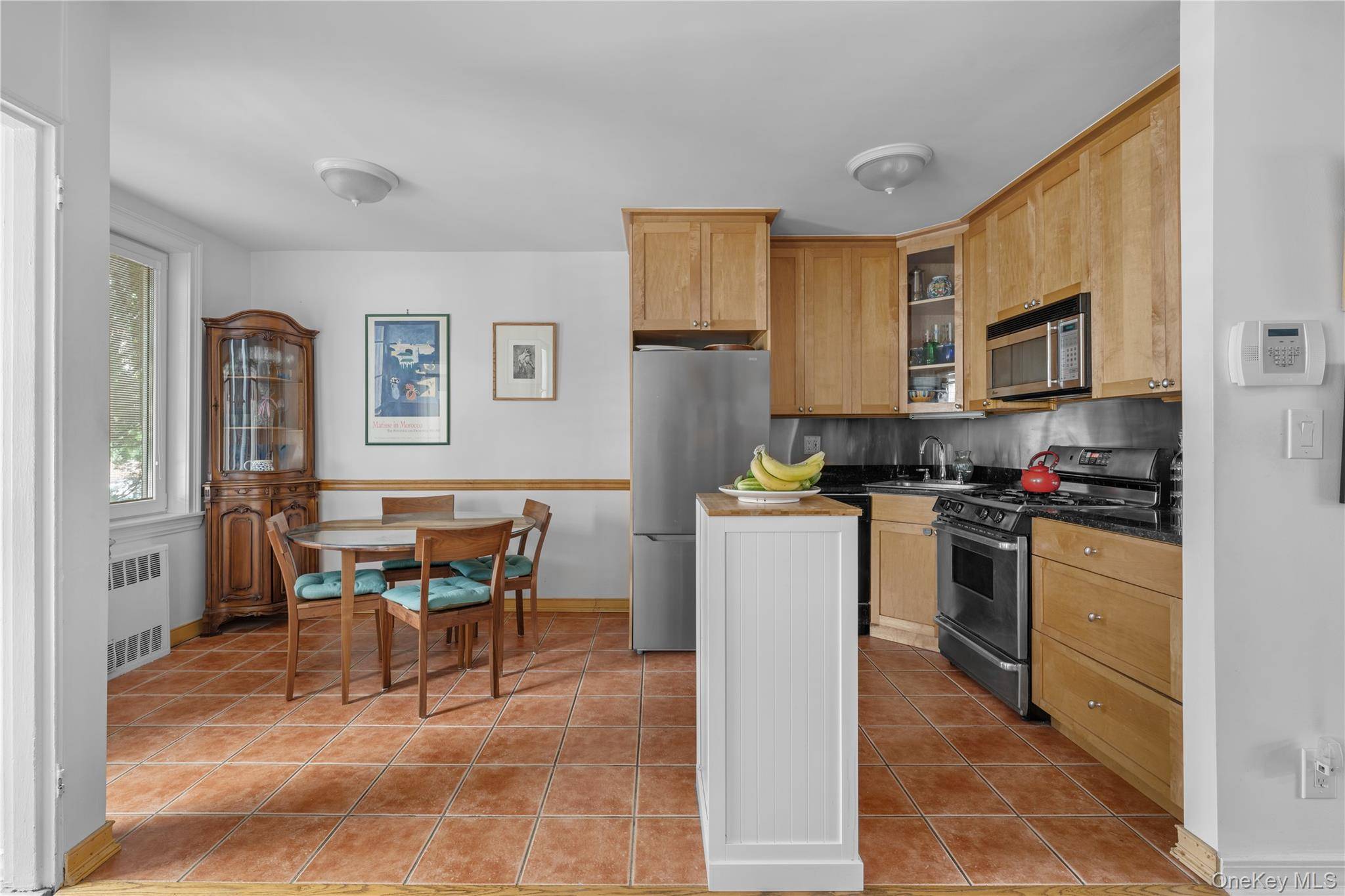 Astoria, NY 11103,2570 49th ST