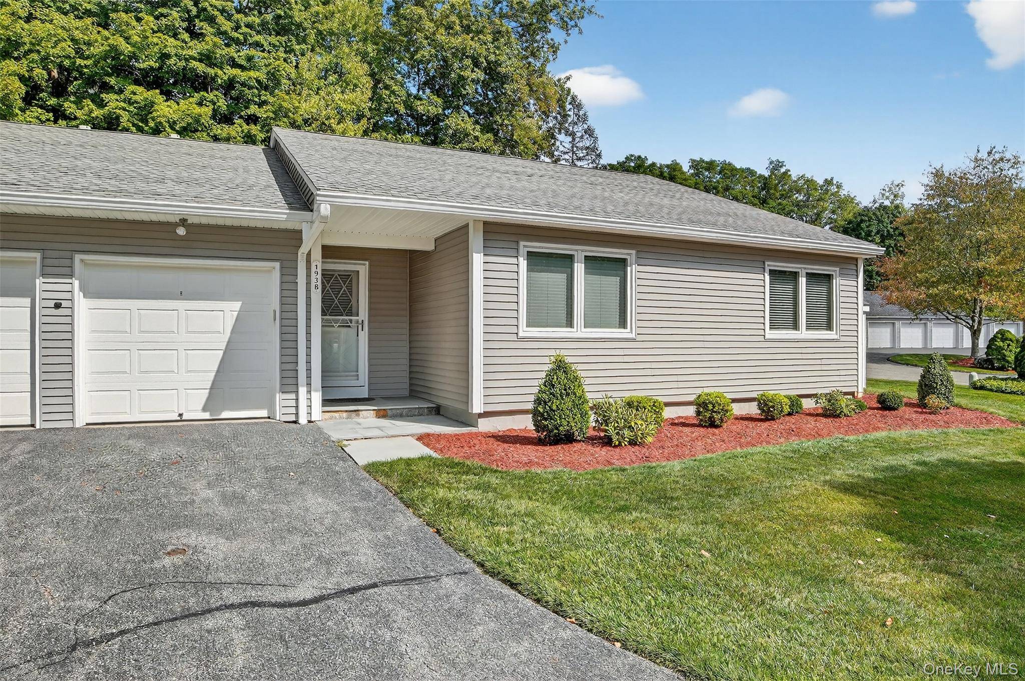 Yorktown Heights, NY 10598,193 Long Hill DR #B