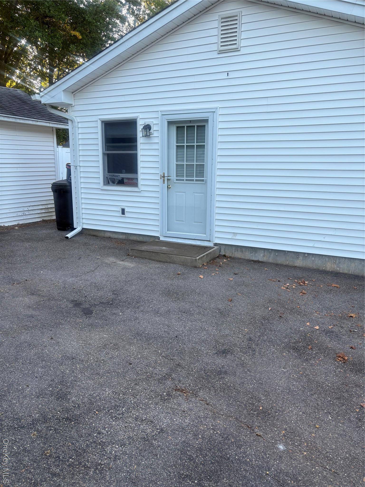 East Northport, NY 11731,34 MARKWOOD LN