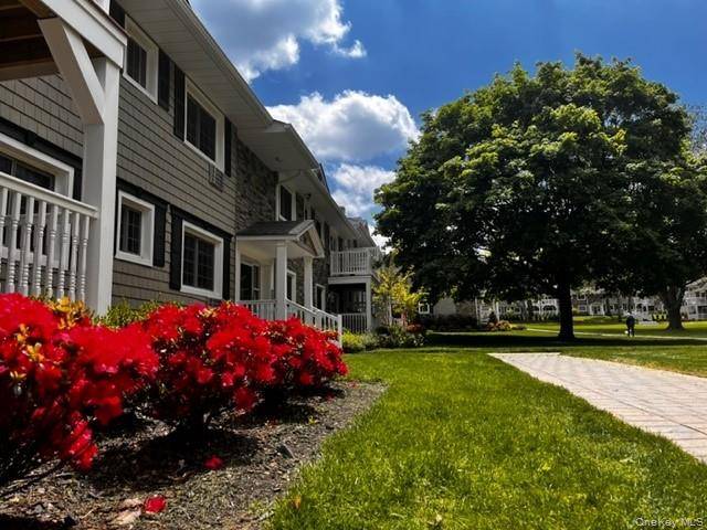 Lake Grove, NY 11755,22 Williams BLVD #222C