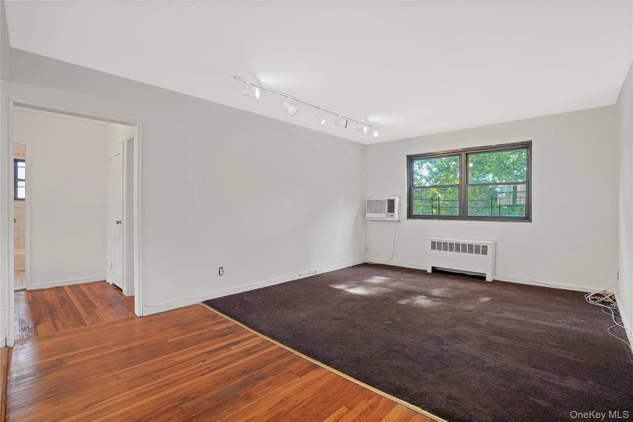 Howard Beach, NY 11414,90-55 Shore Pkwy #68