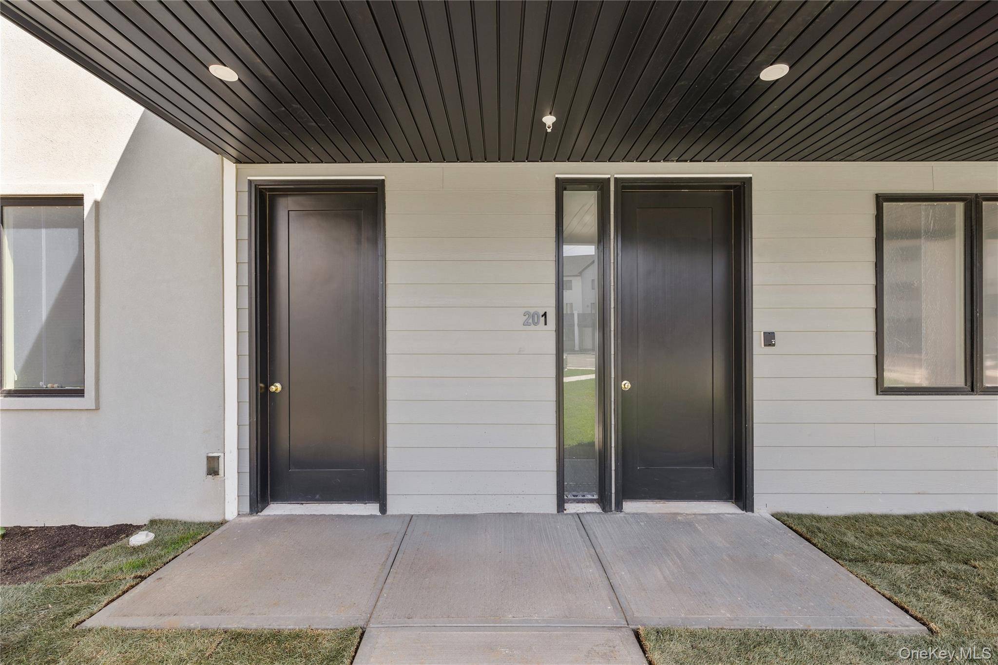 Spring Valley, NY 10977,236 Old Nyack TPKE #201