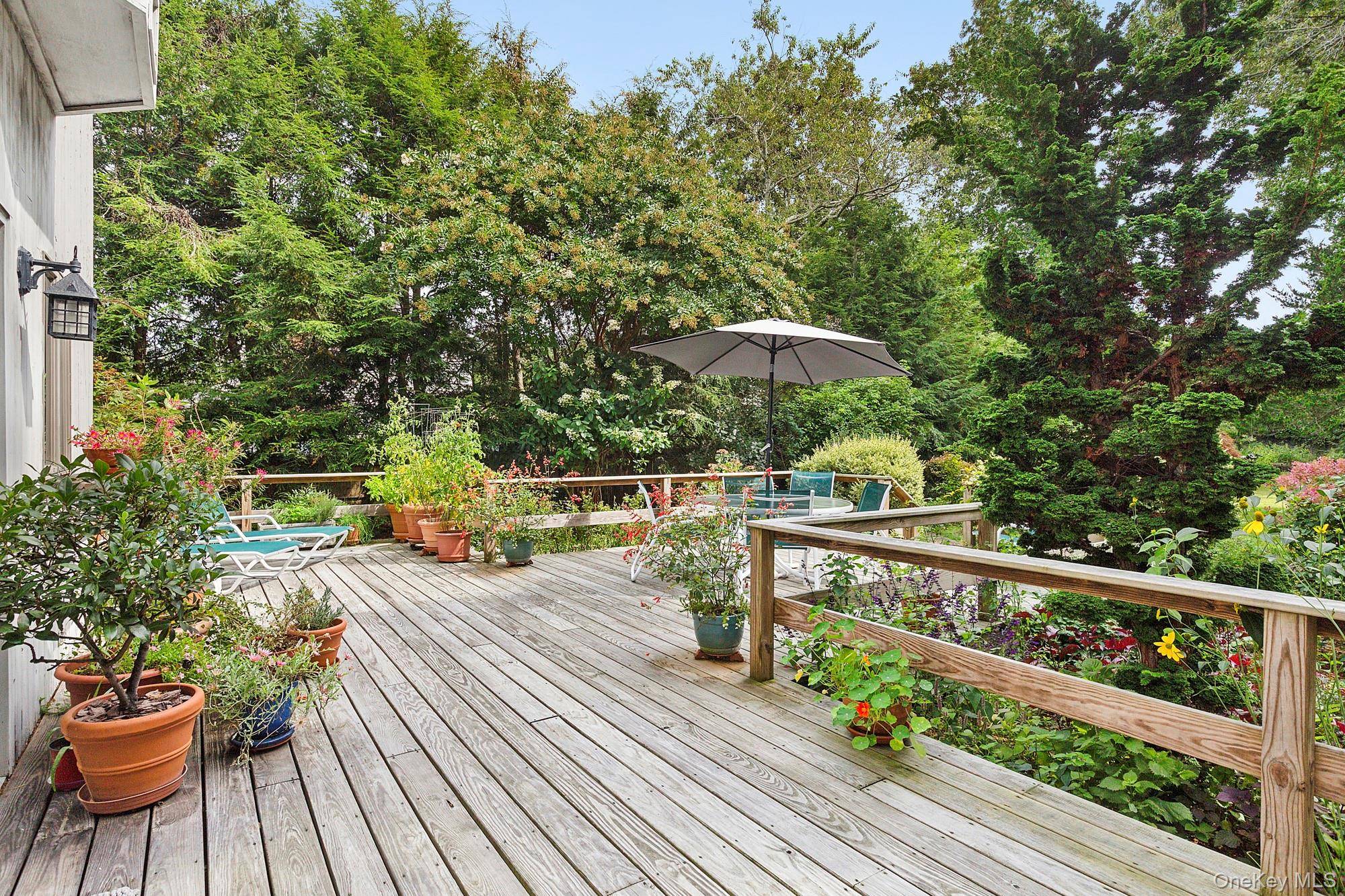 Sag Harbor, NY 11963,4528 Noyac RD