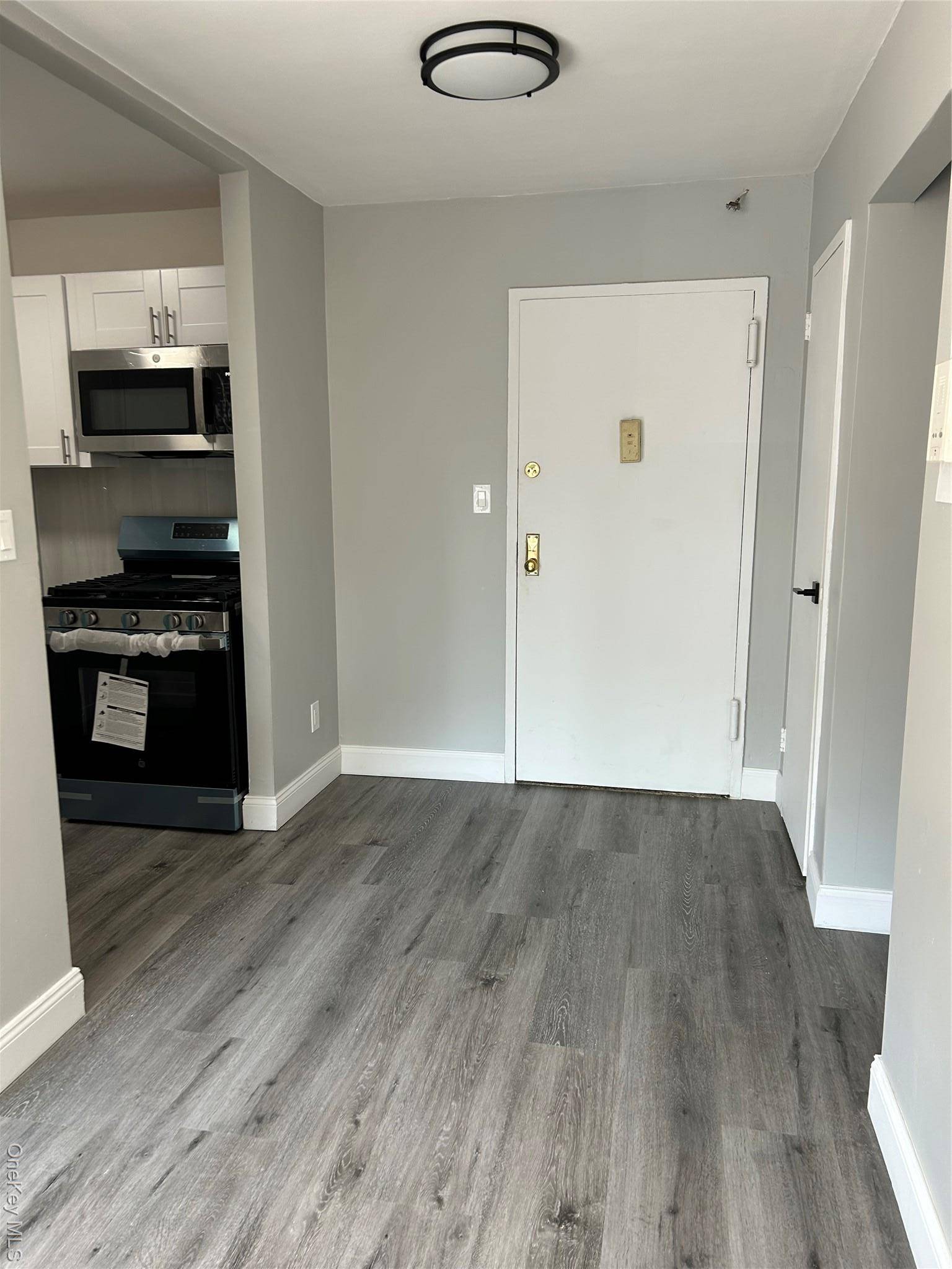 Freeport, NY 11520,124 Smith ST #1B