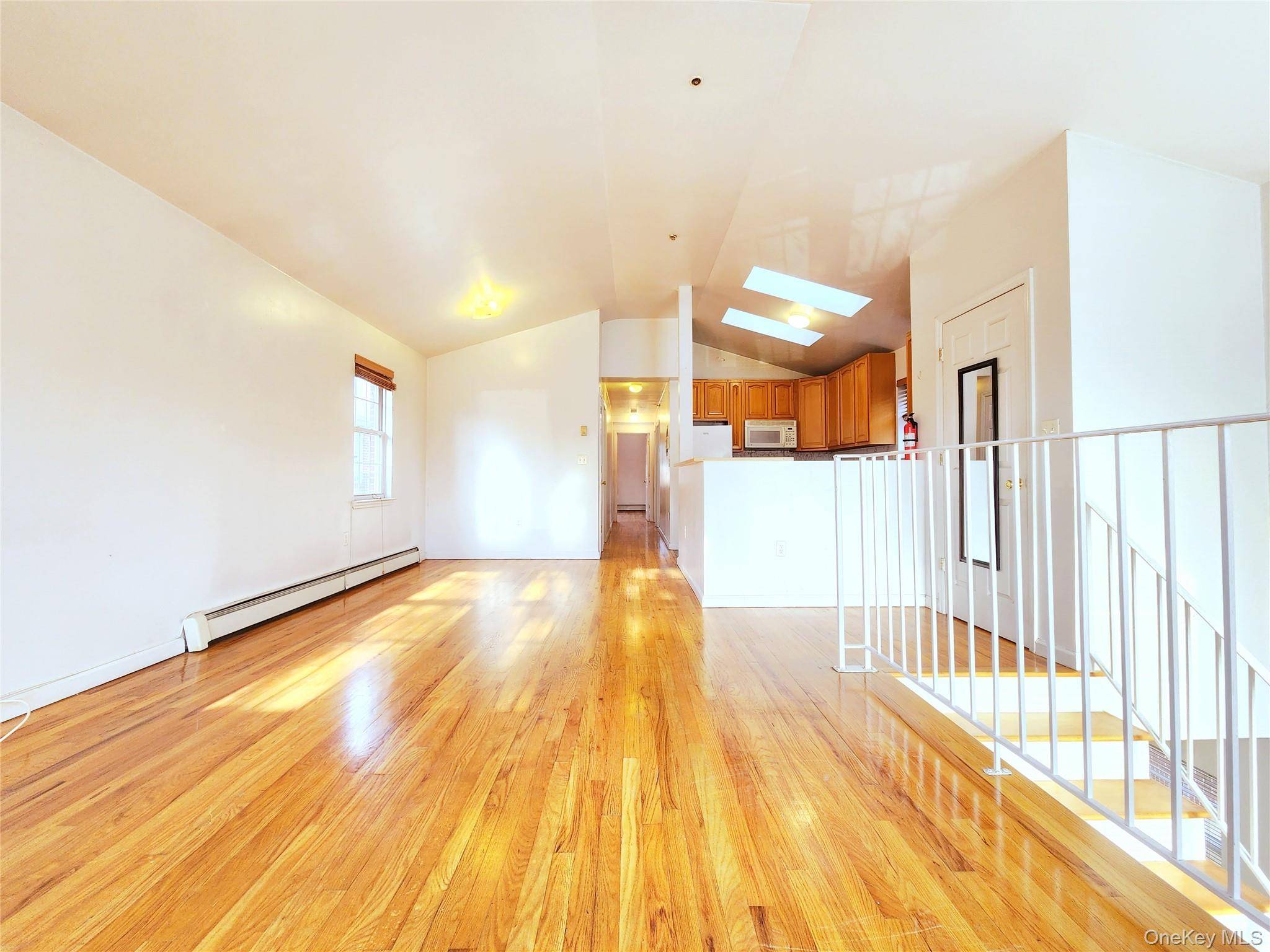 Bronx, NY 10461,1516 Jarvis AVE #2nd Floor