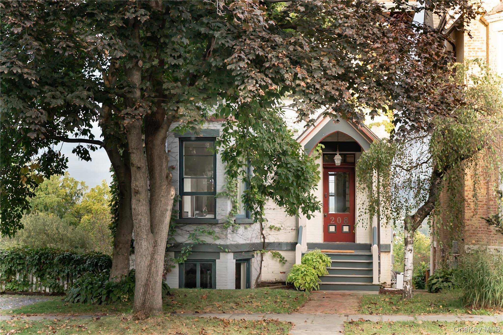 Newburgh, NY 12550,208 Montgomery ST