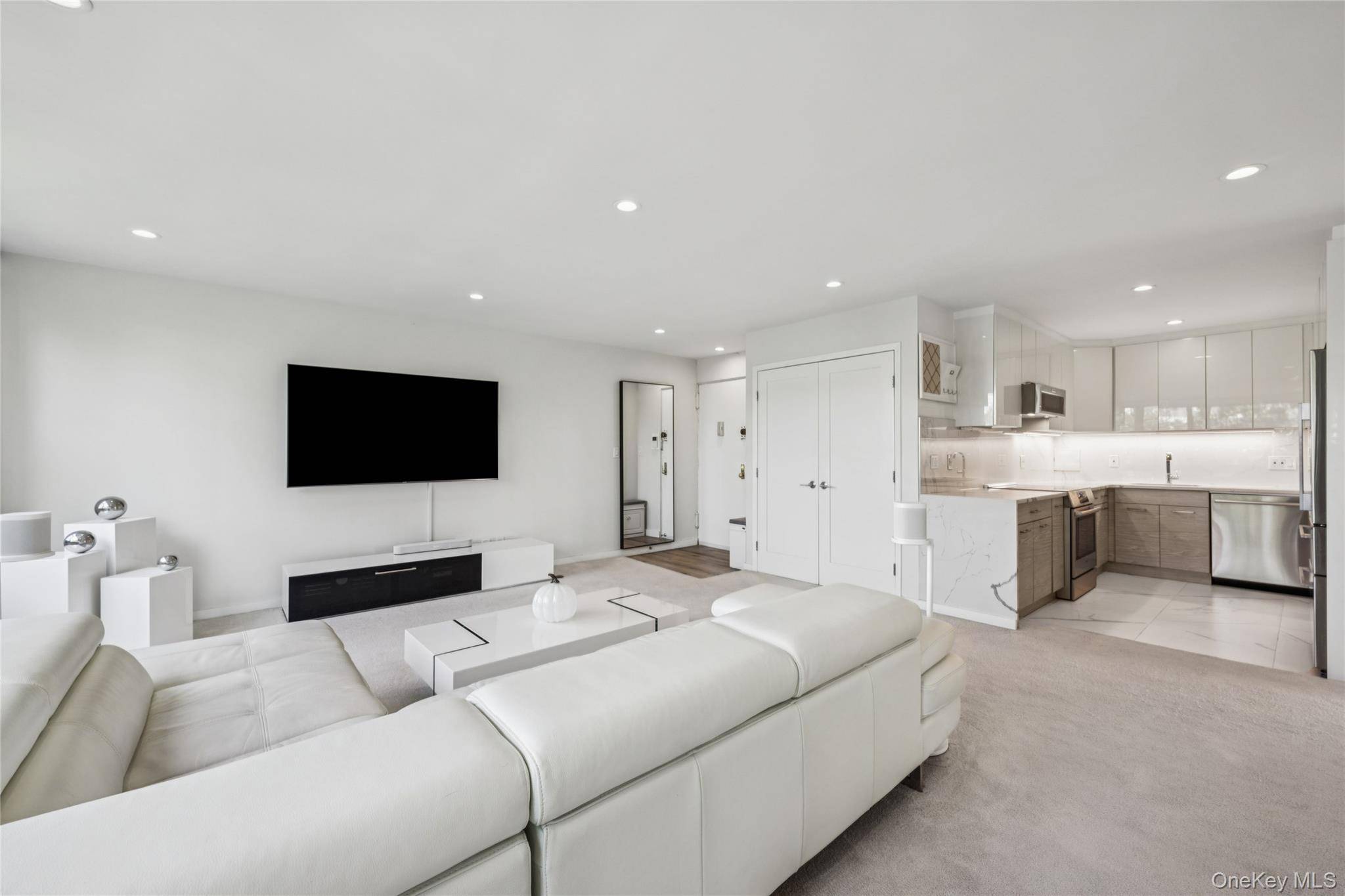 Beechhurst, NY 11357,9-15 166th ST #9C