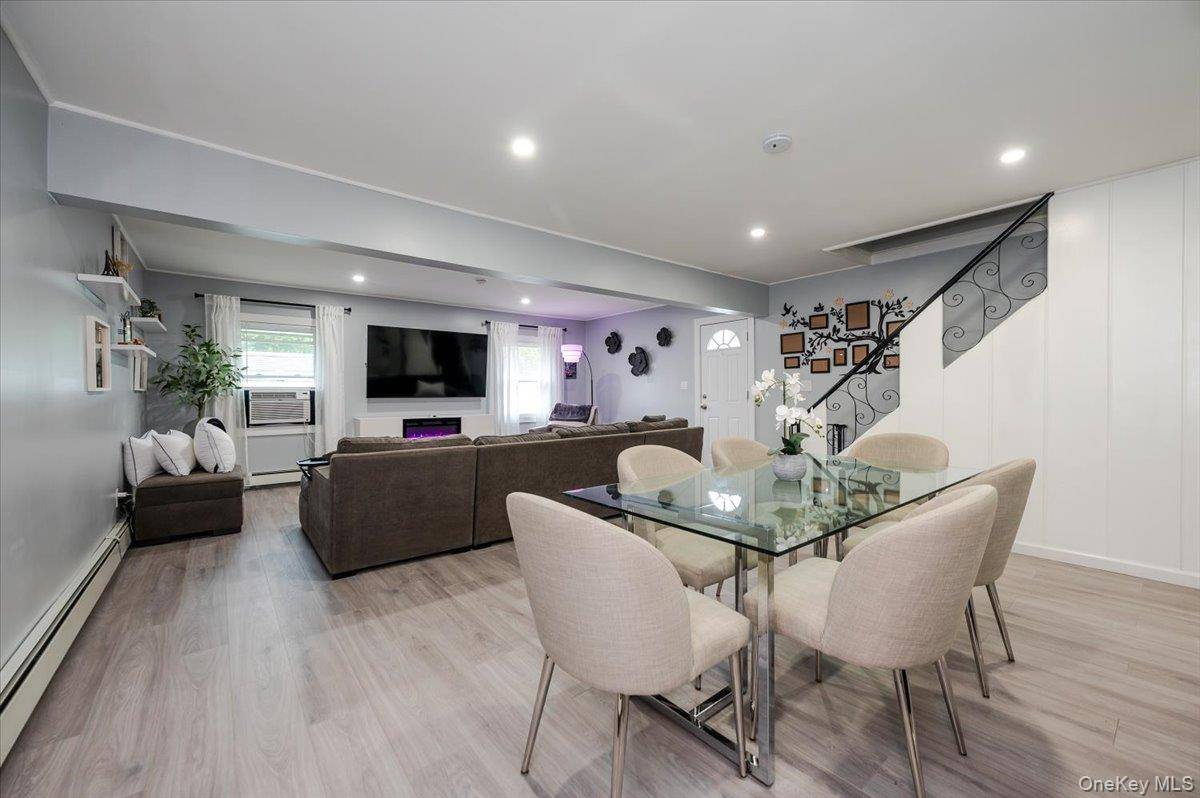 Levittown, NY 11756,251 Blacksmith RD