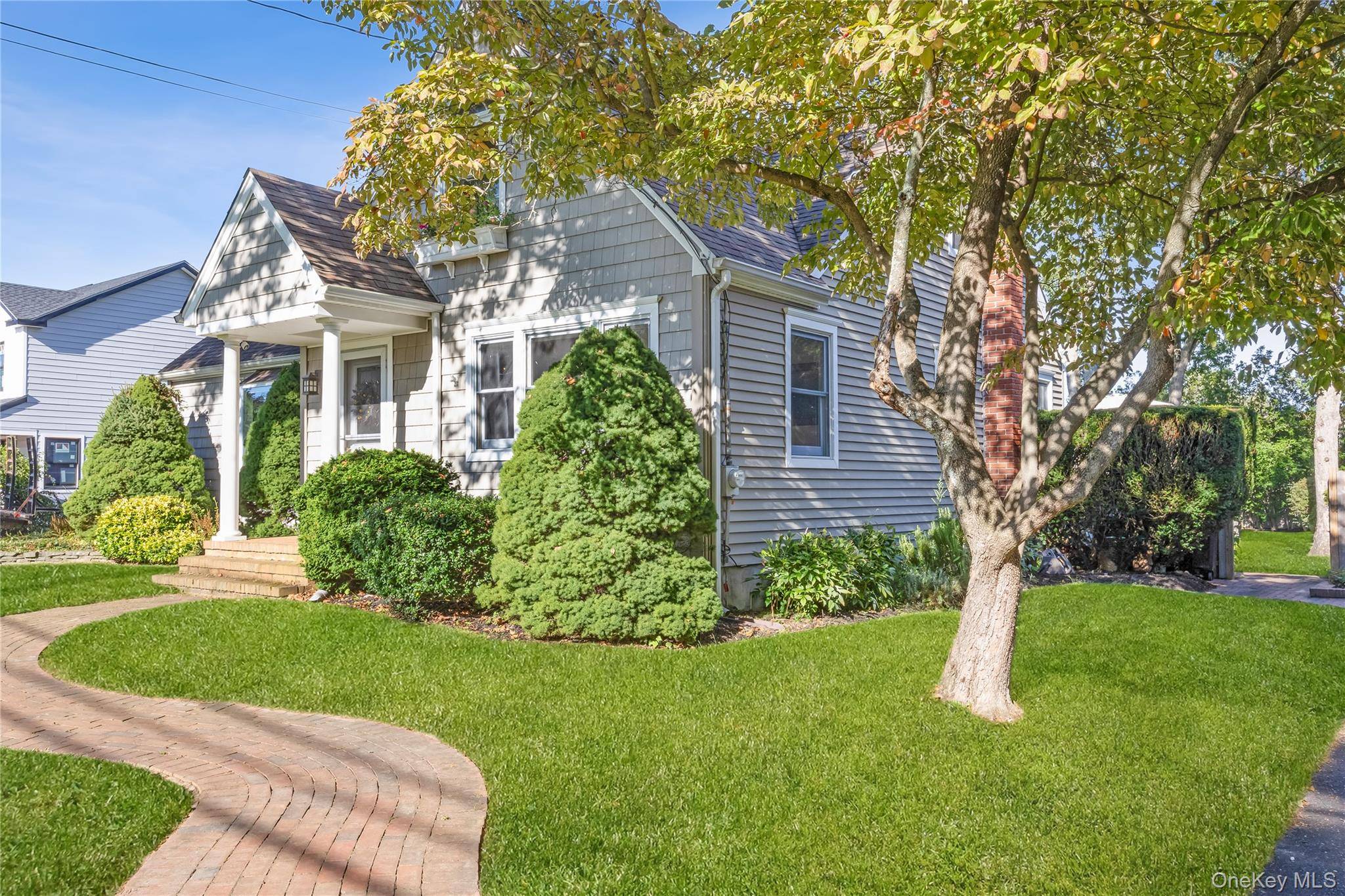 Sayville, NY 11782,735 Durham RD