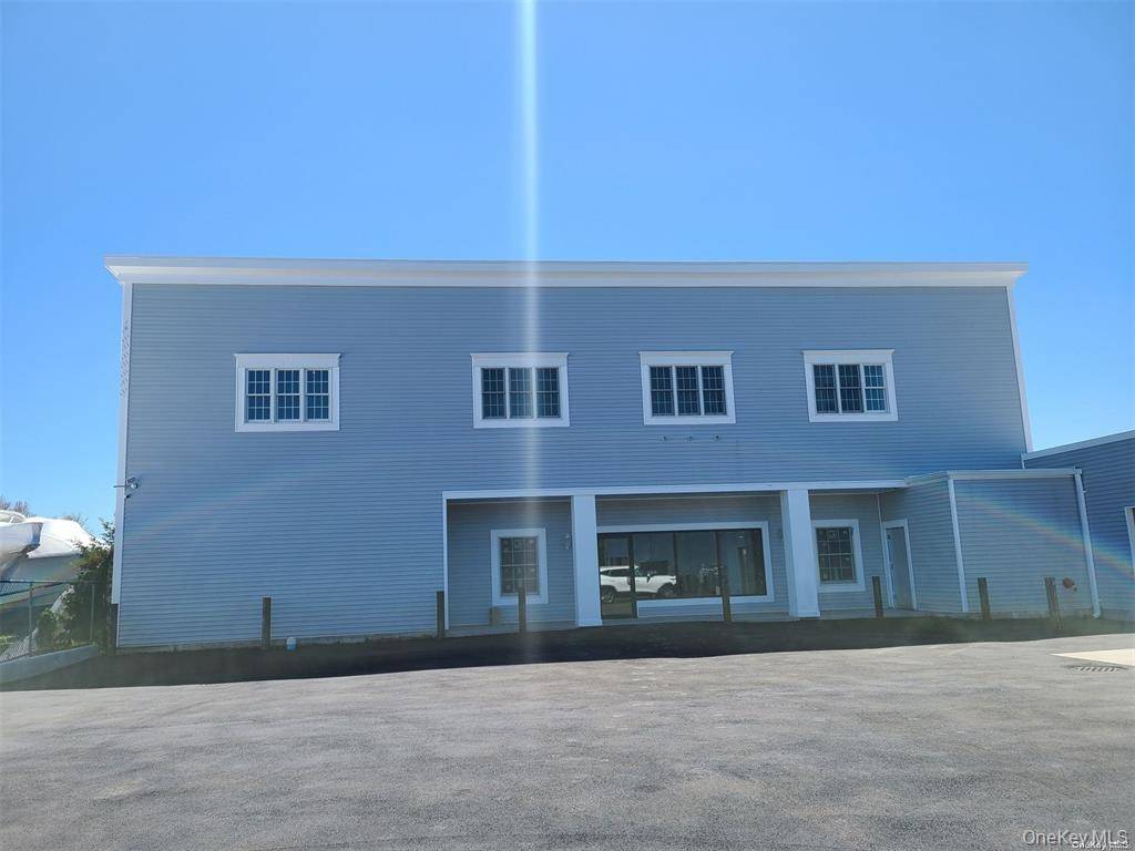 Babylon, NY 11702,262 E Main ST #D