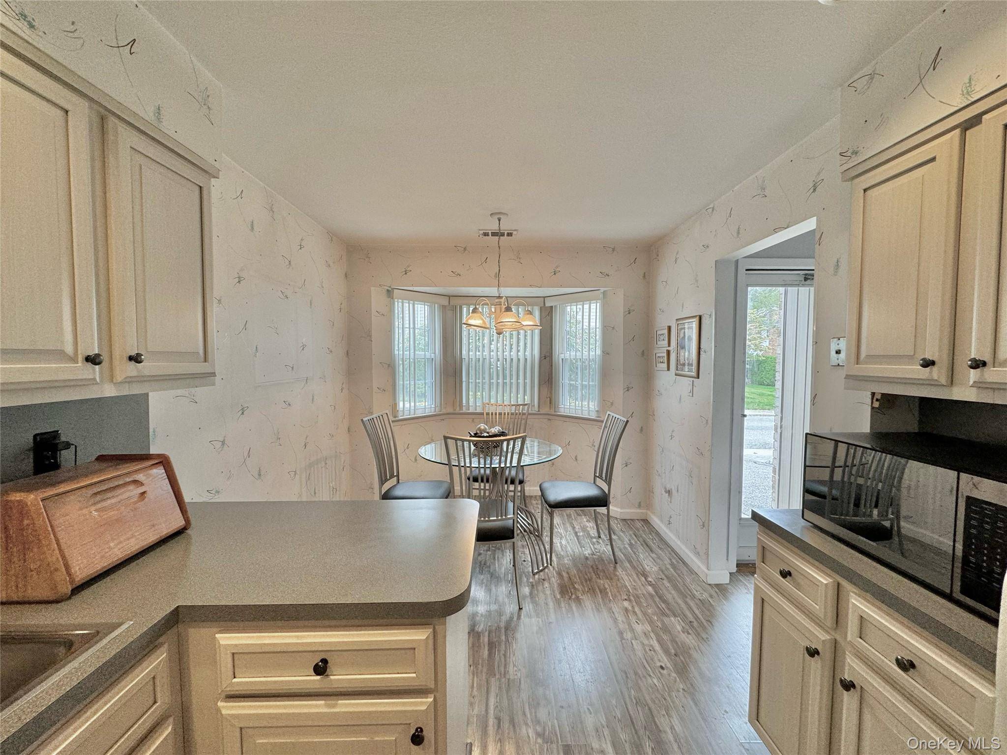 Woodbury, NY 11797,45 W Aspen DR