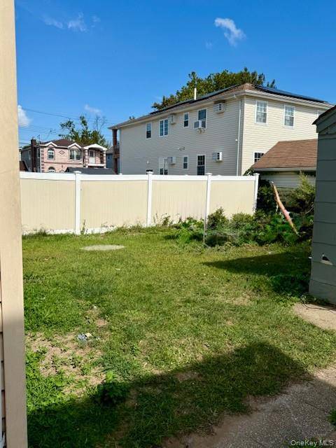 Rosedale, NY 11422,24811 Memphis AVE