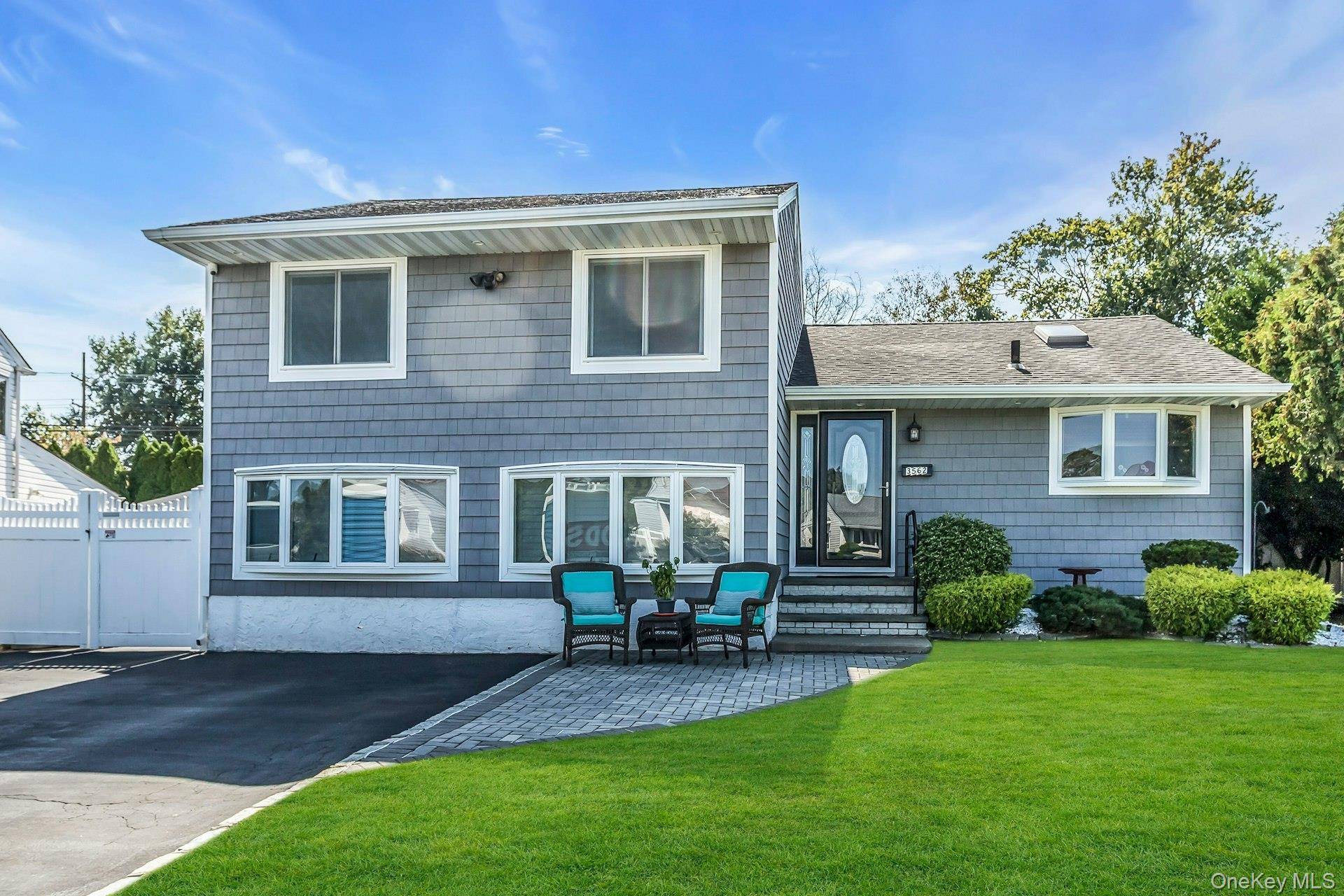 Wantagh, NY 11793,3562 Southview AVE