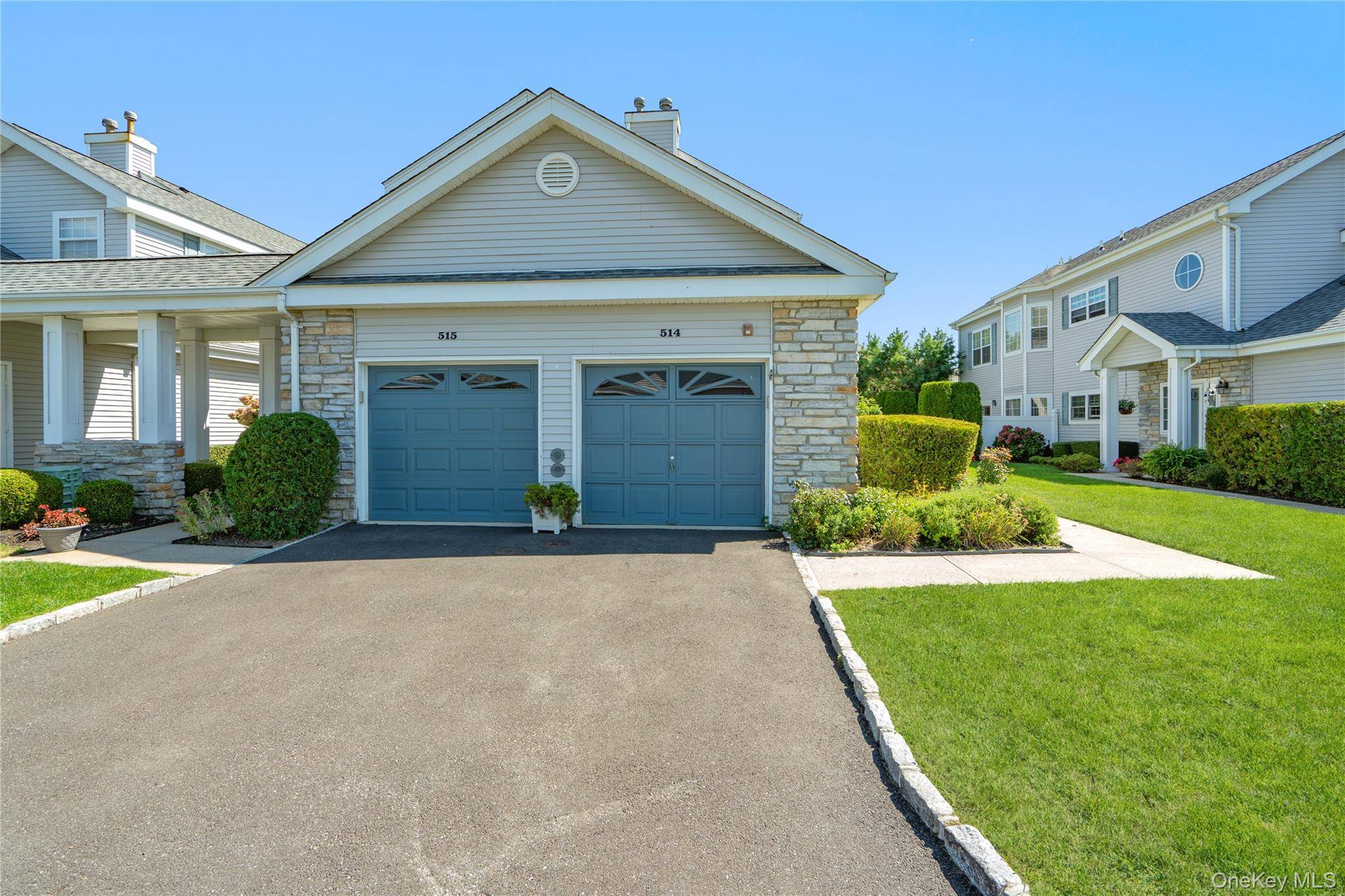 Moriches, NY 11955,514 Highland CT #A3