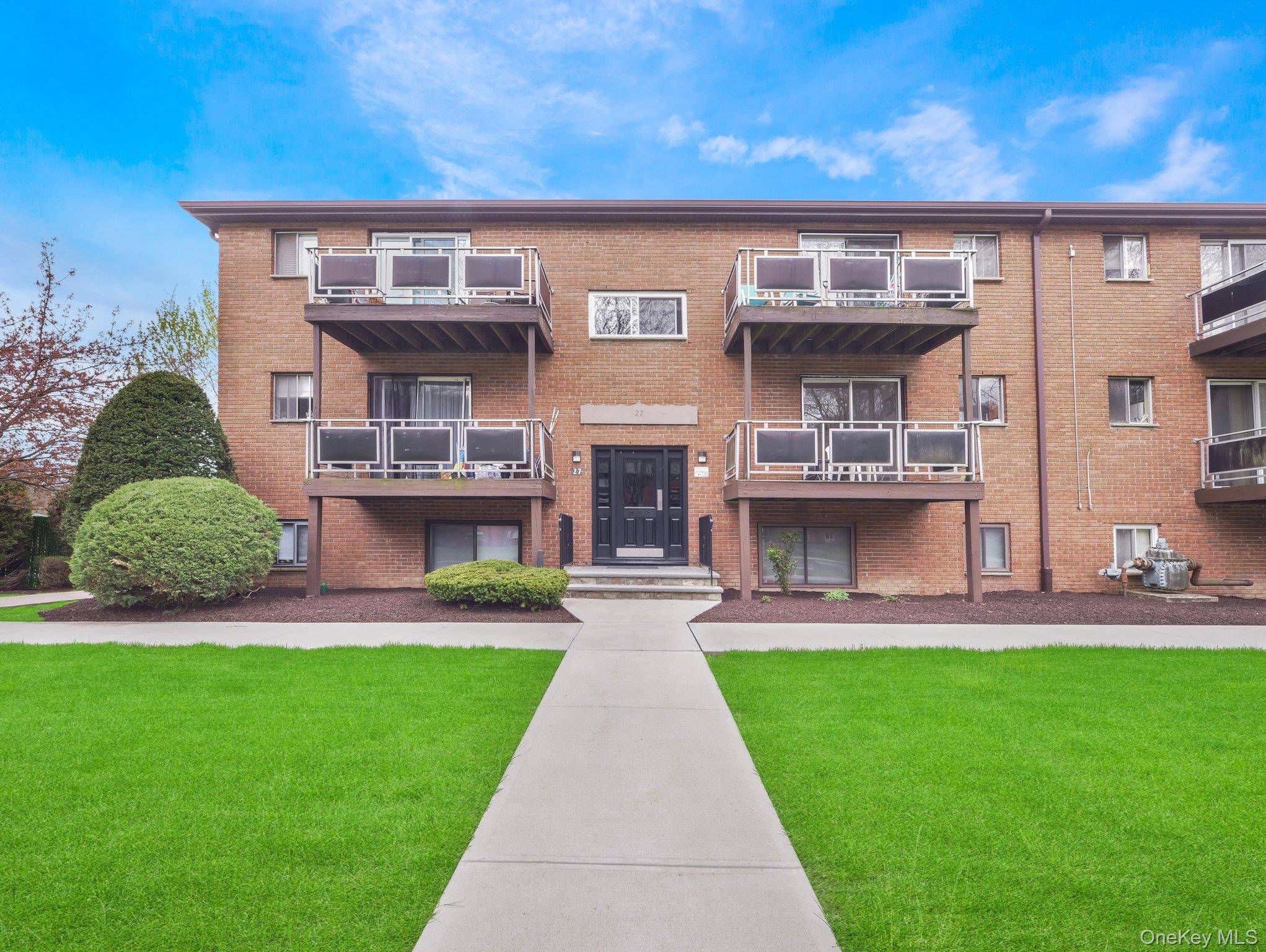 Monroe, NY 10950,27 Tanager RD #2701