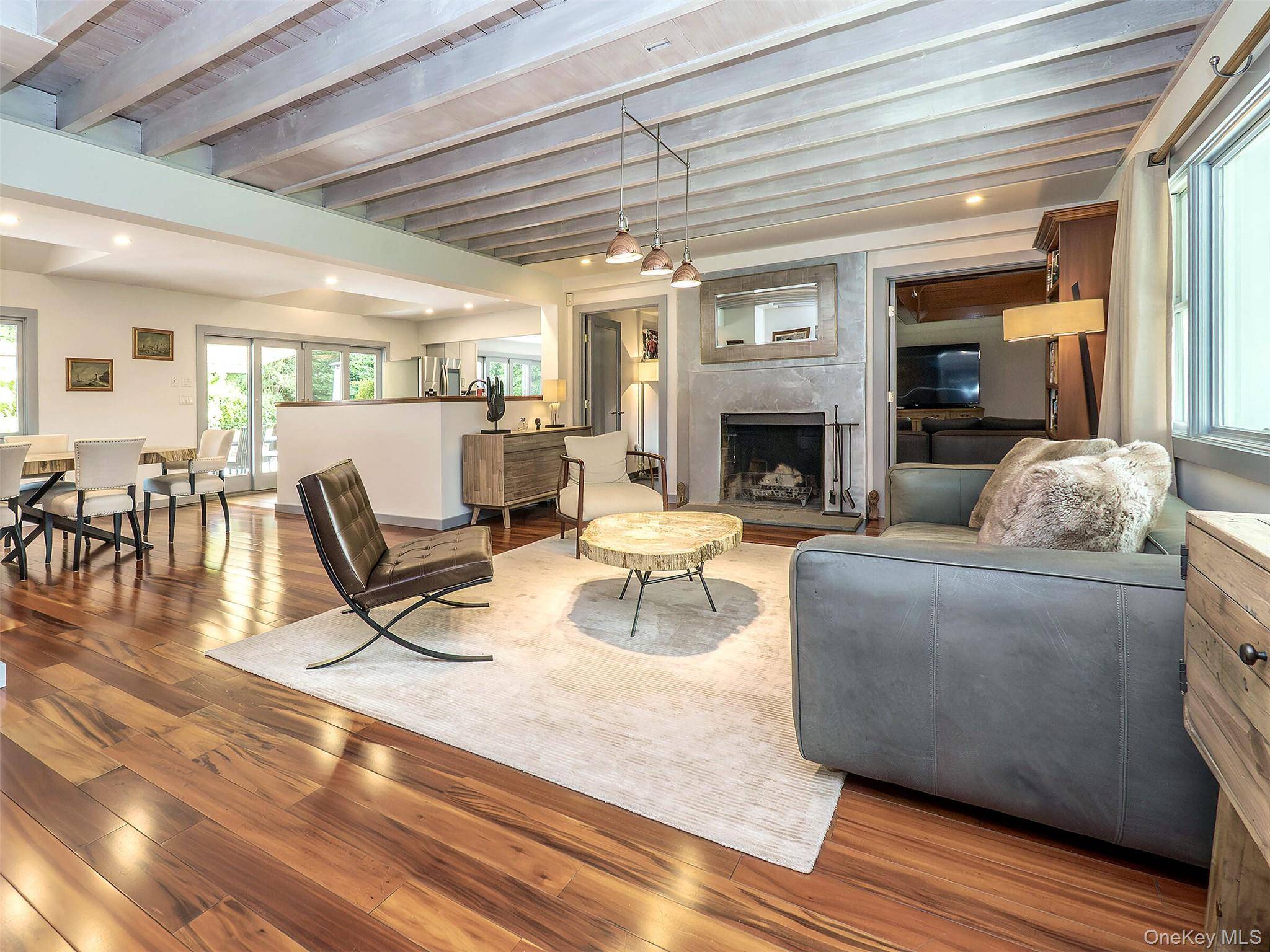 Glen Cove, NY 11542,35 Highland RD