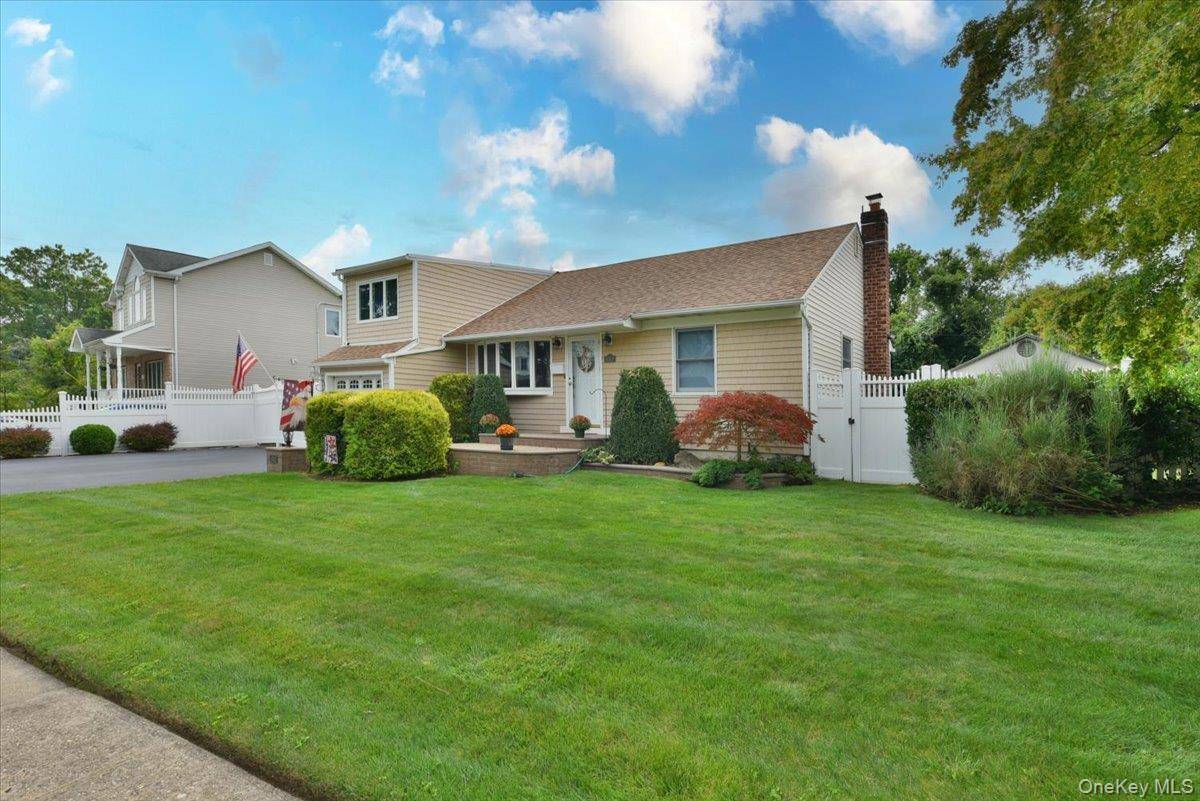 Seaford, NY 11783,4042 Old Post RD