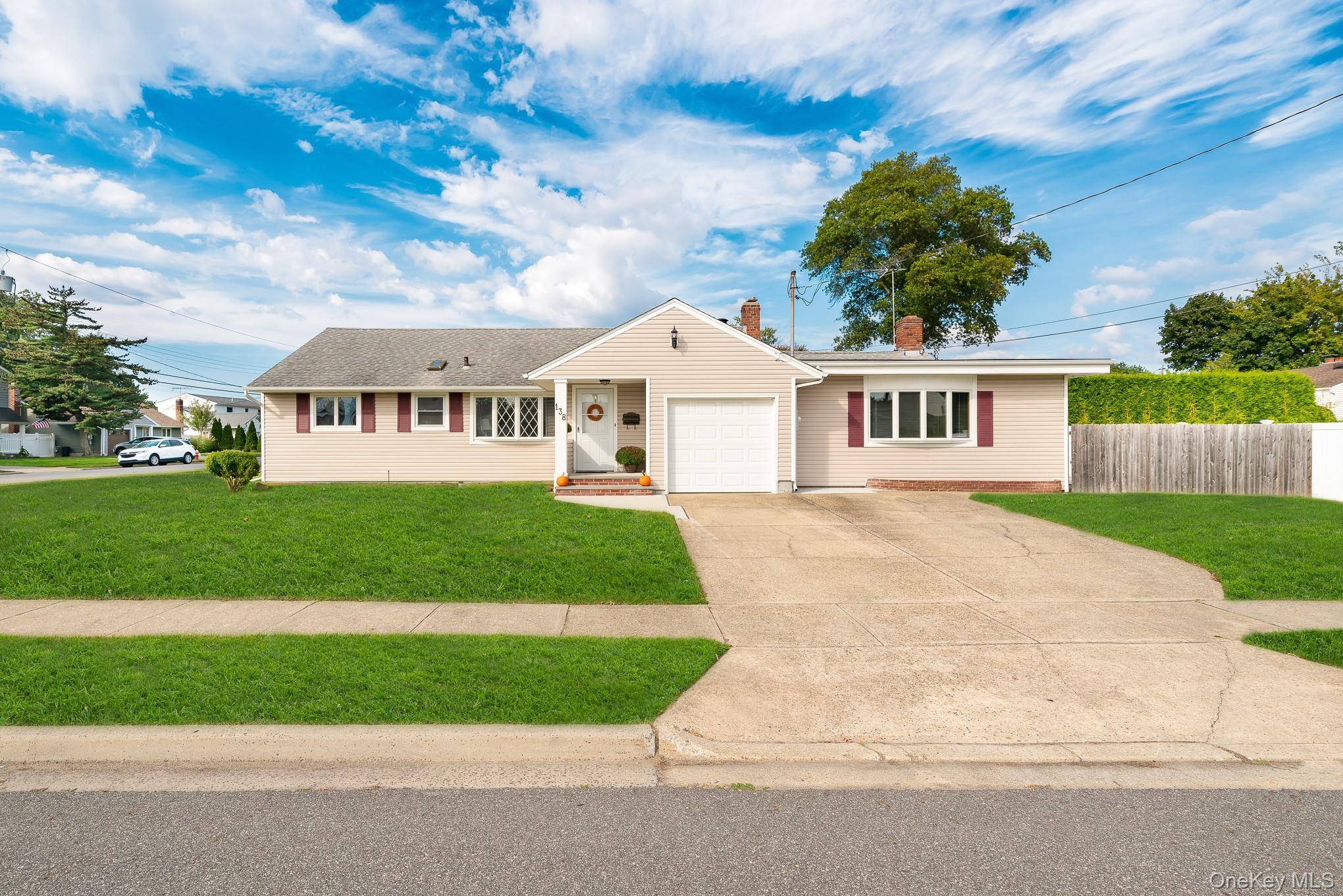 Massapequa, NY 11758,138 Saint Marks PL