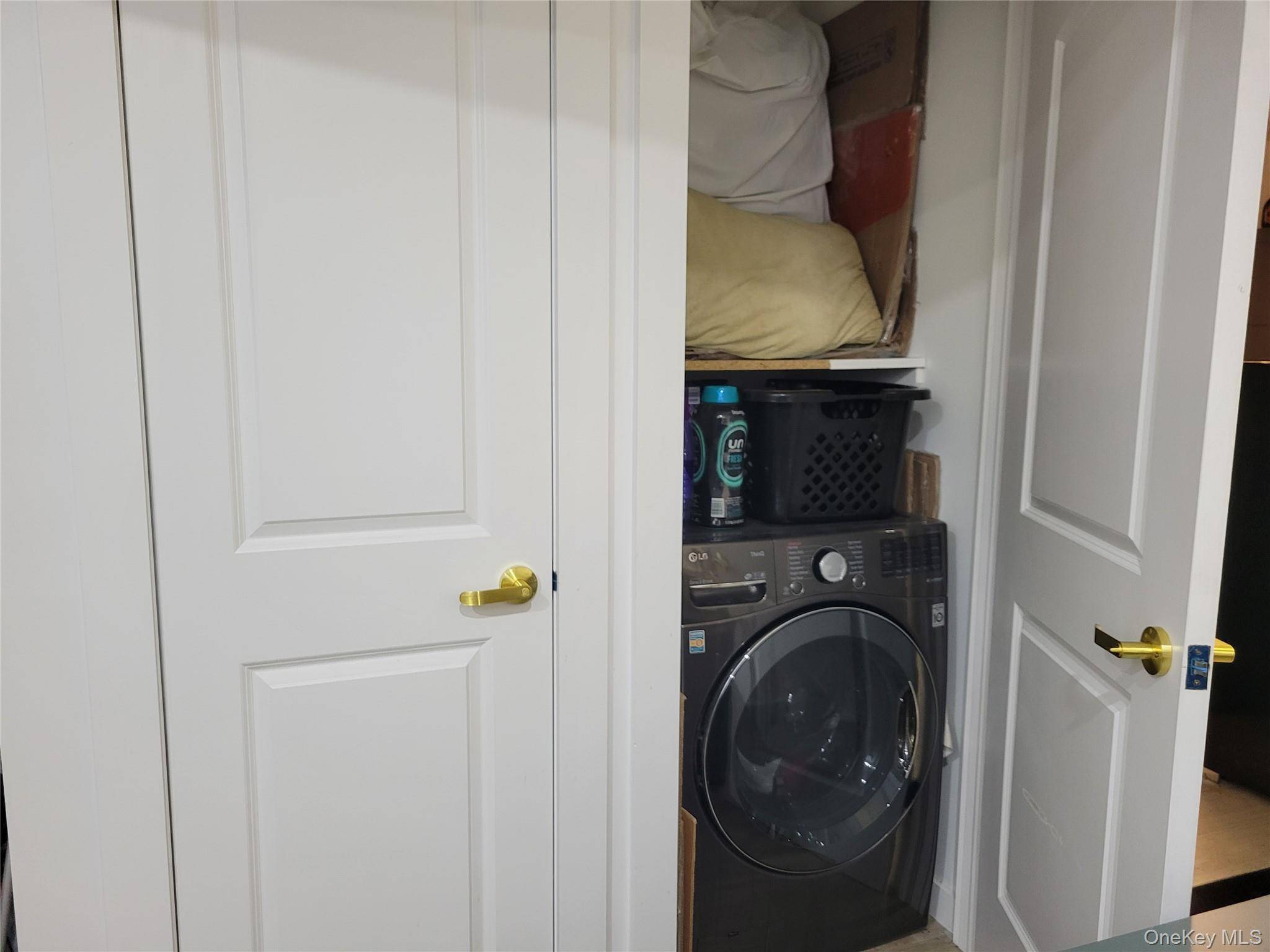 Woodside, NY 11377,70-65 Queens Blvd #3L