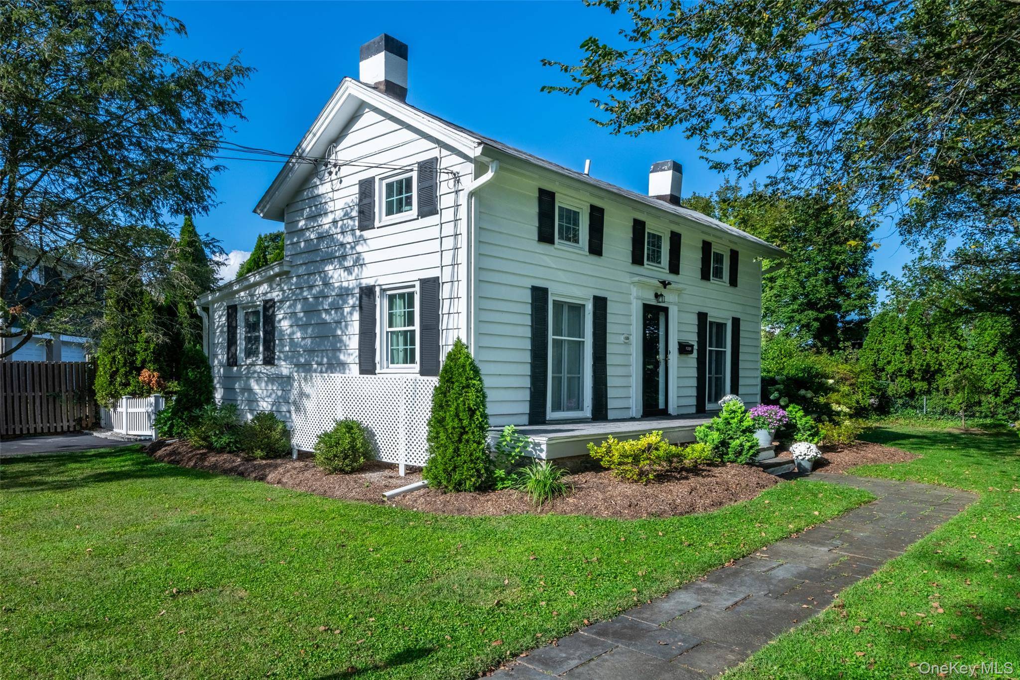 Mamaroneck, NY 10543,1321 Crown CT