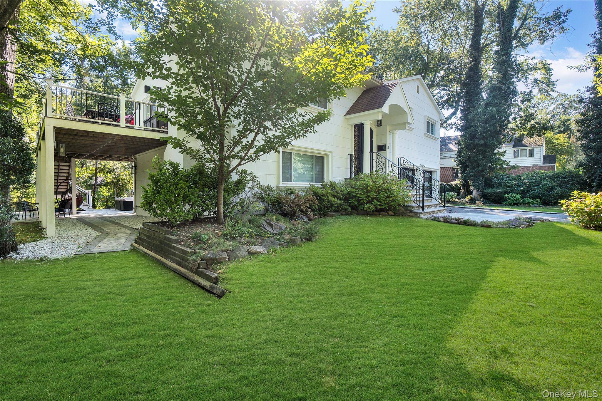 Great Neck, NY 11023,5 Chadwick RD