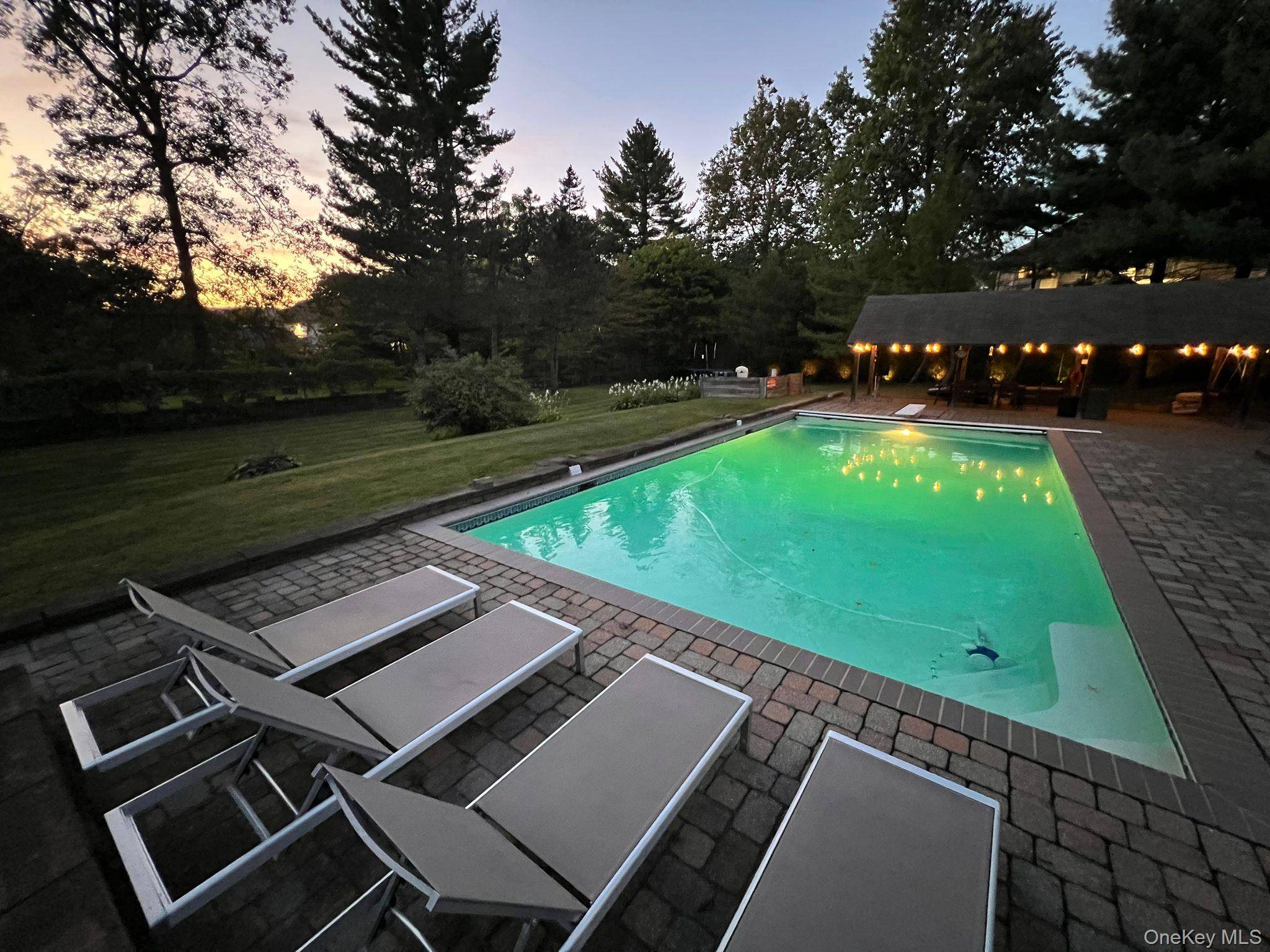 Spring Valley, NY 10977,11 Deerwood RD