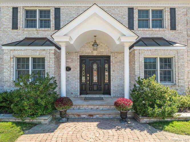 Glen Head, NY 11545,30 Knoll LN