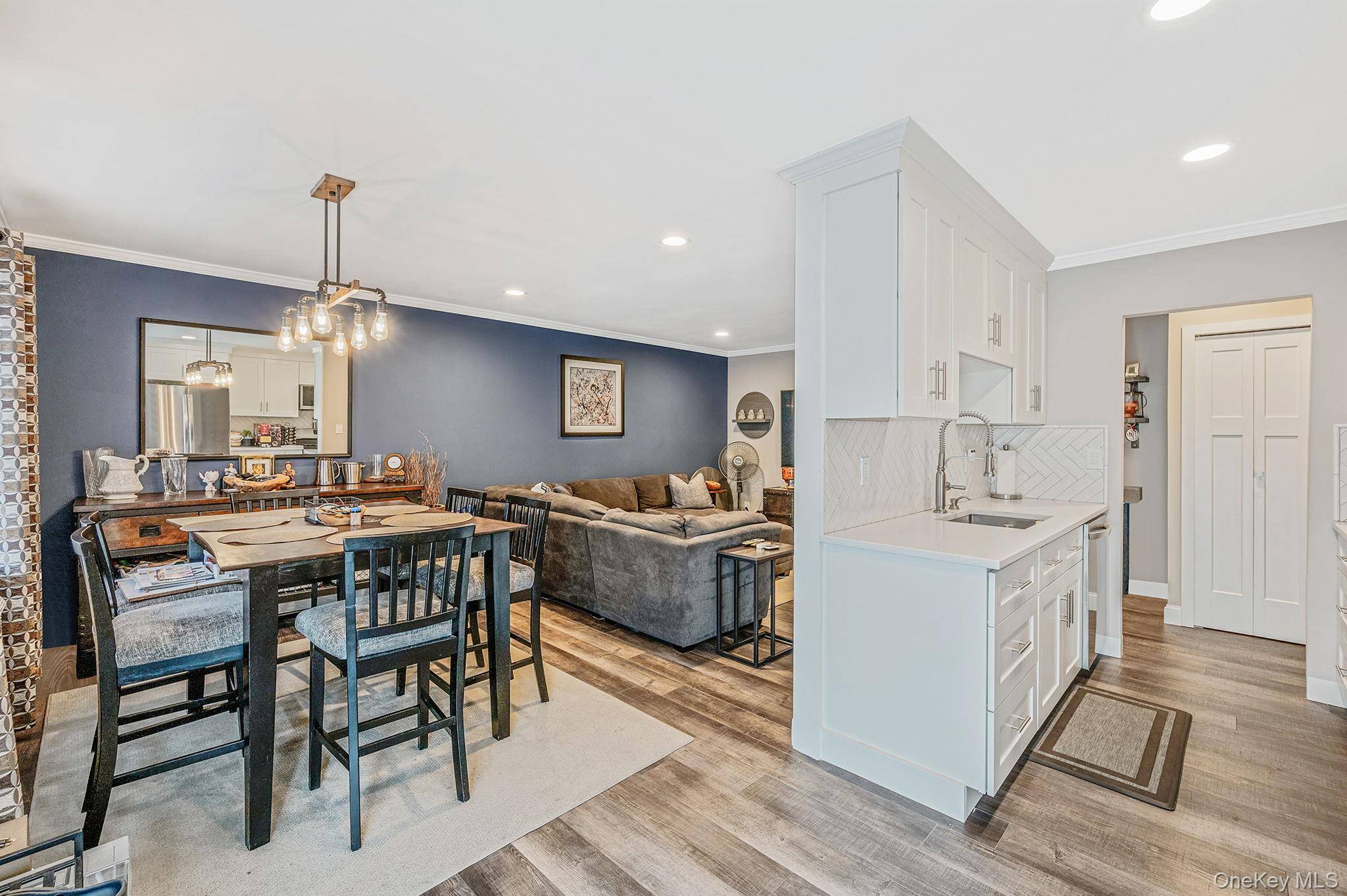 Port Jefferson Station, NY 11776,460 Old Town Rd #7G