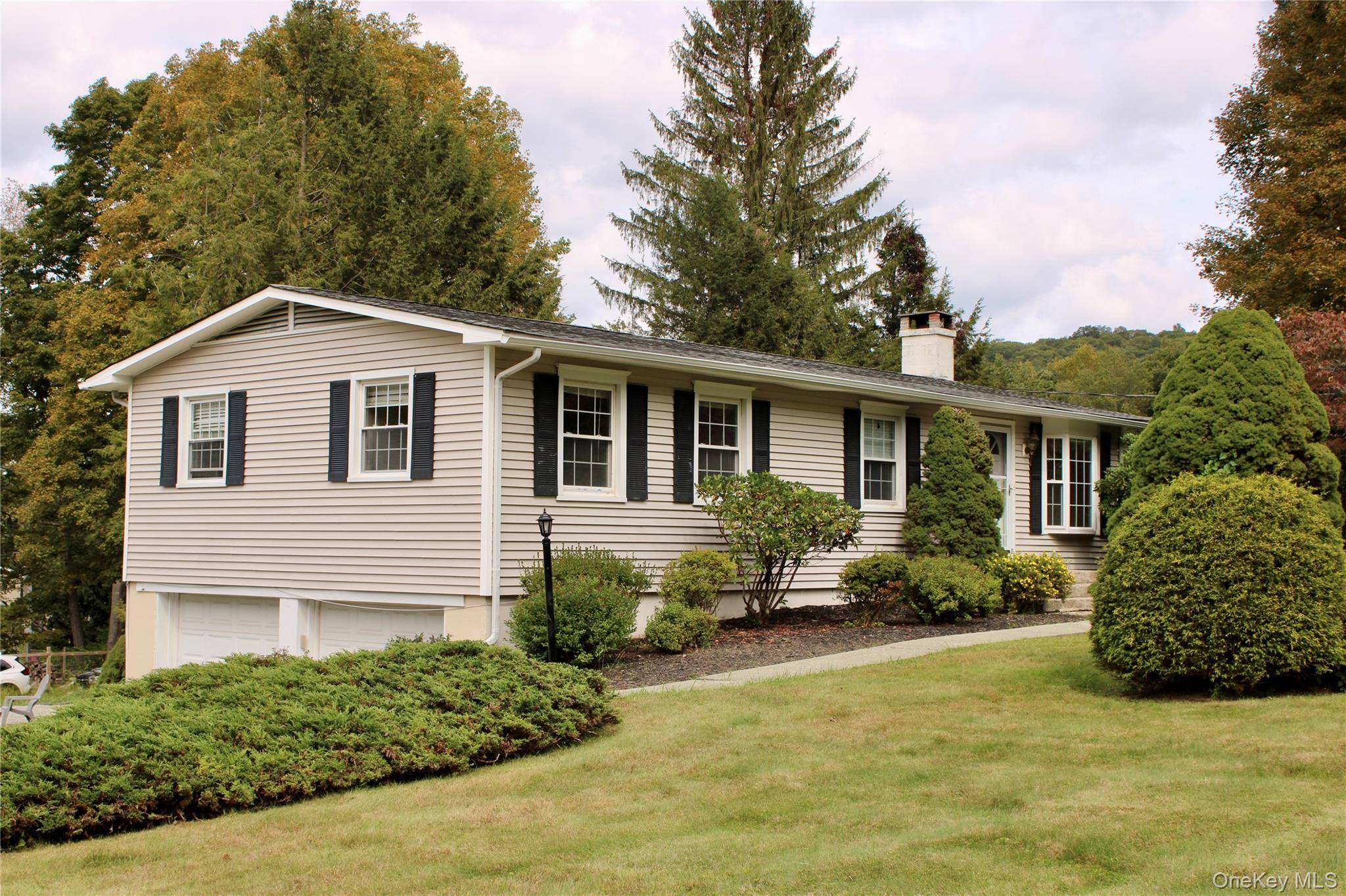 Carmel, NY 10512,4 Deer Run CT