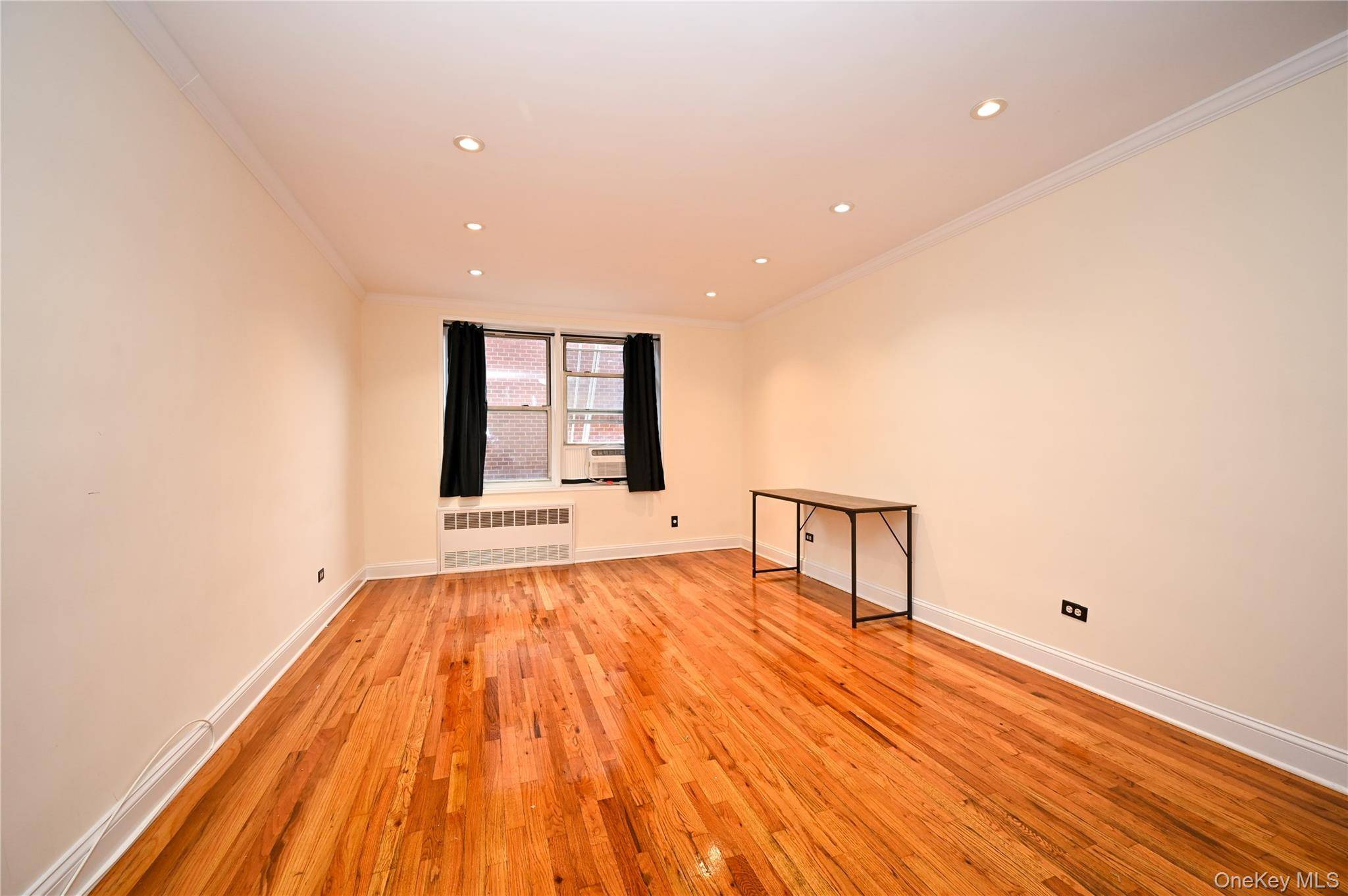 Bellerose, NY 11428,222-89 Braddock AVE #2E