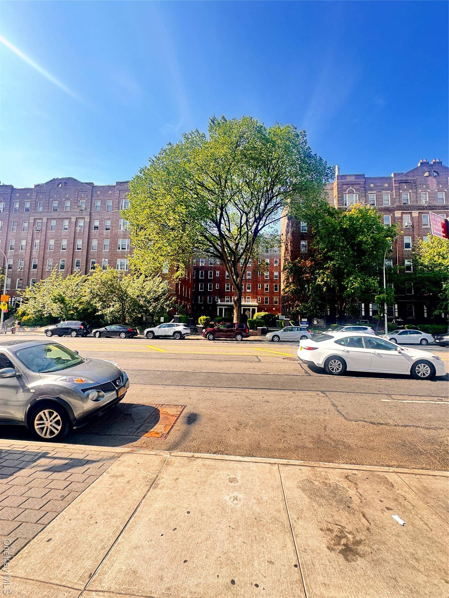 Flushing, NY 11354,141-25 Northern Blvd #D15