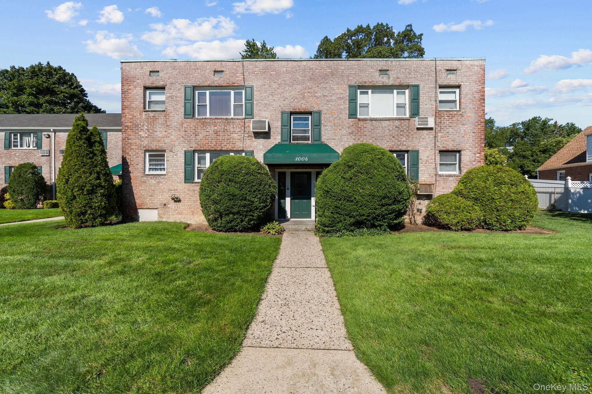 Valley Stream, NY 11580,1004 Rottkamp ST #3