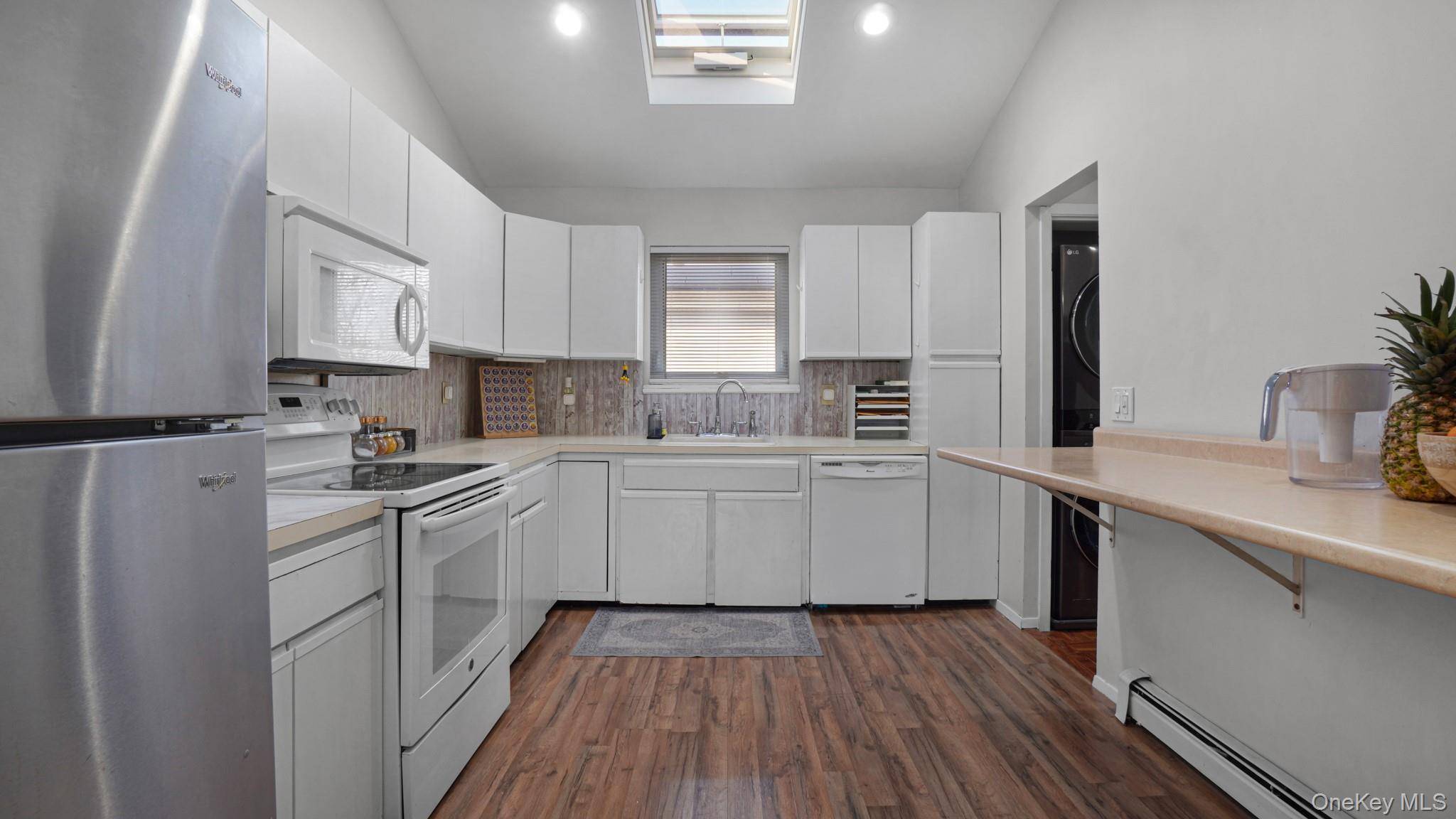 West Babylon, NY 11704,23 Madeline Lane