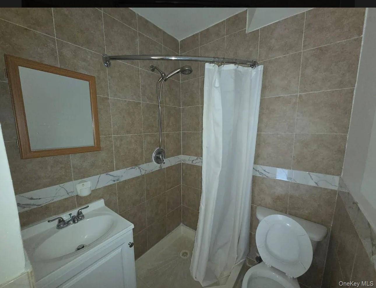 Jamaica, NY 11433,170-40 93rd AV AVE #2
