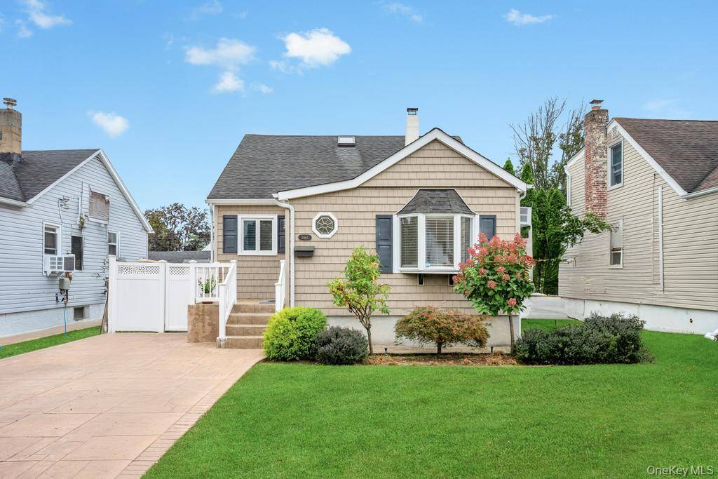 North Bellmore, NY 11710,2468 Lincoln BLVD