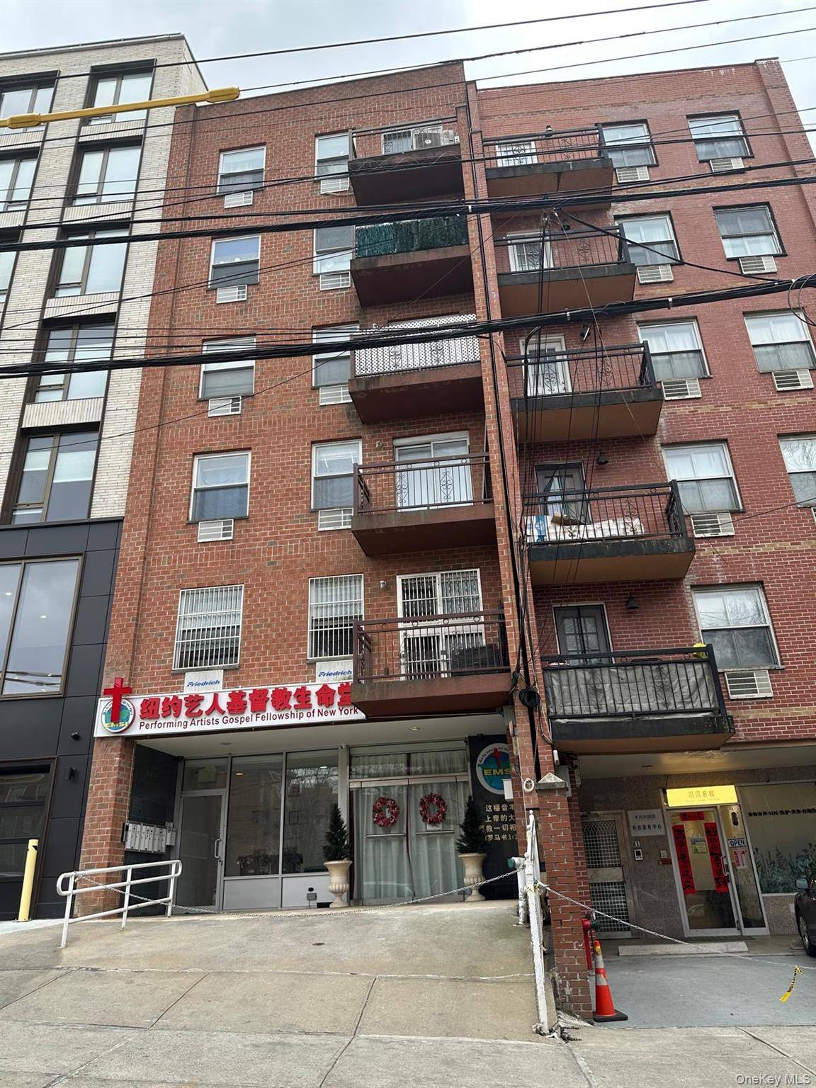 Flushing, NY 11354,138-10 35 AVE #4B