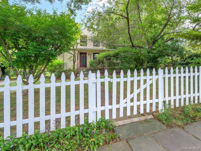 Sea Cliff, NY 11579,171 8th AVE