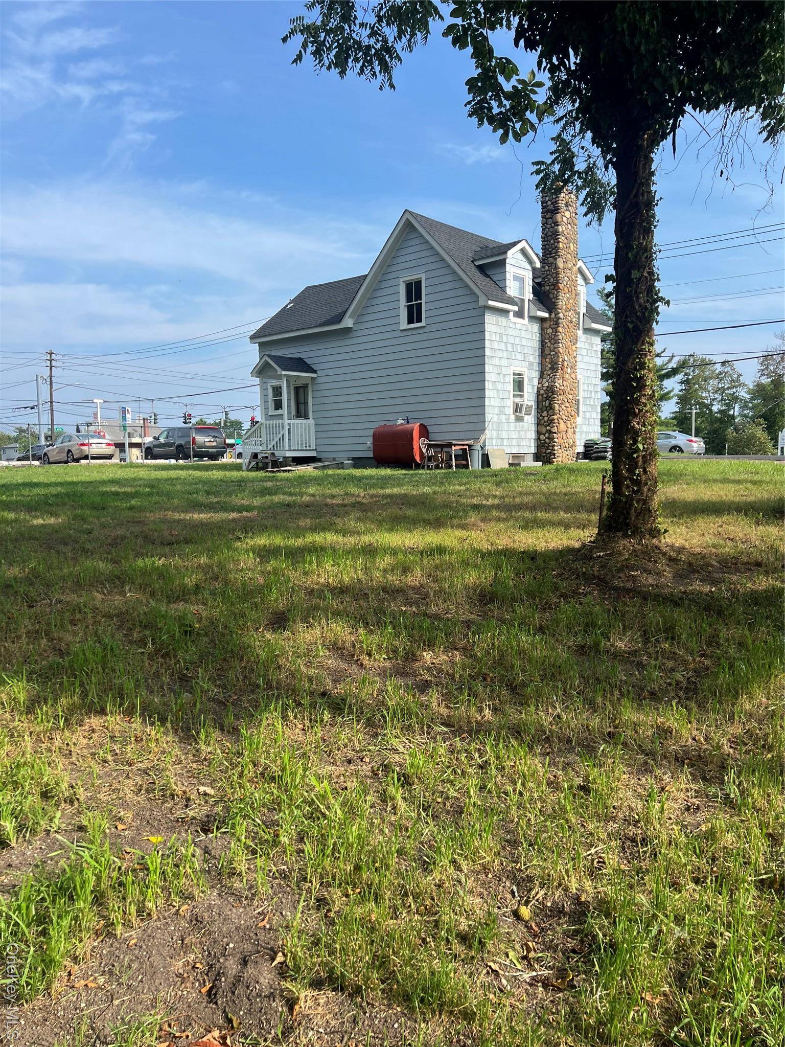 Kings Park, NY 11754,749 E Main ST