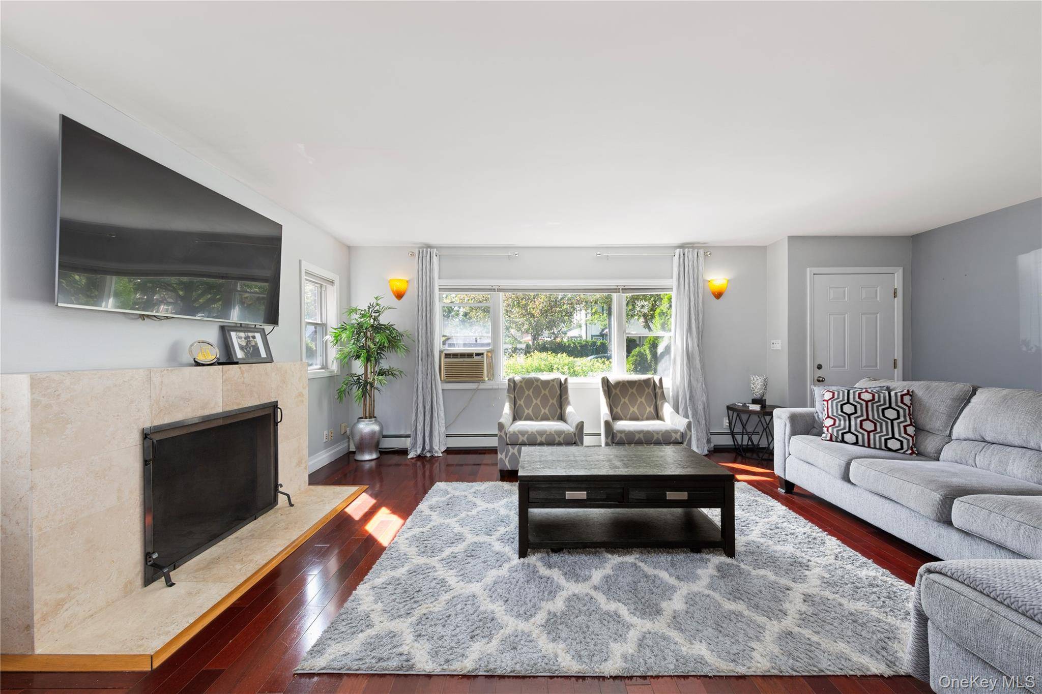 Mineola, NY 11501,355 1st ST