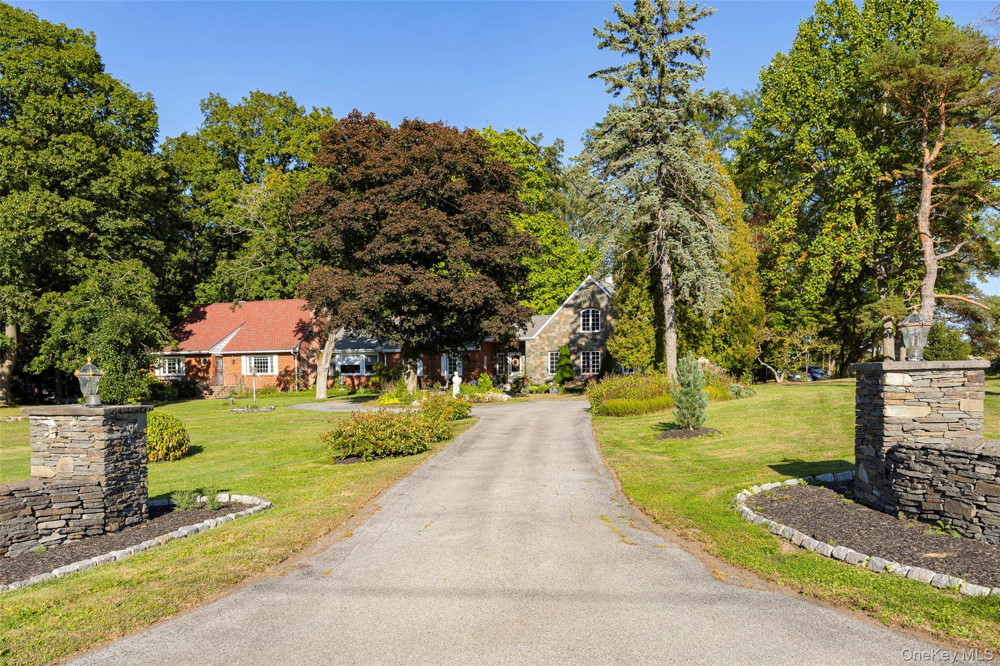 Hyde Park, NY 12538,404 Gretna RD