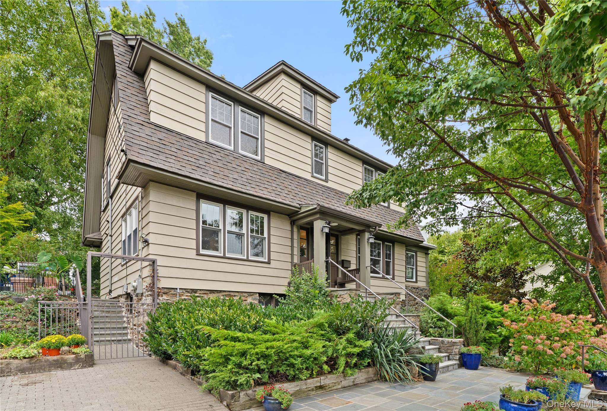 Bronxville, NY 10708,119 Cassilis AVE