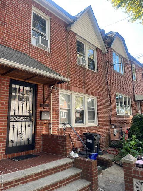 Middle Village, NY 11379,6417 70th ST