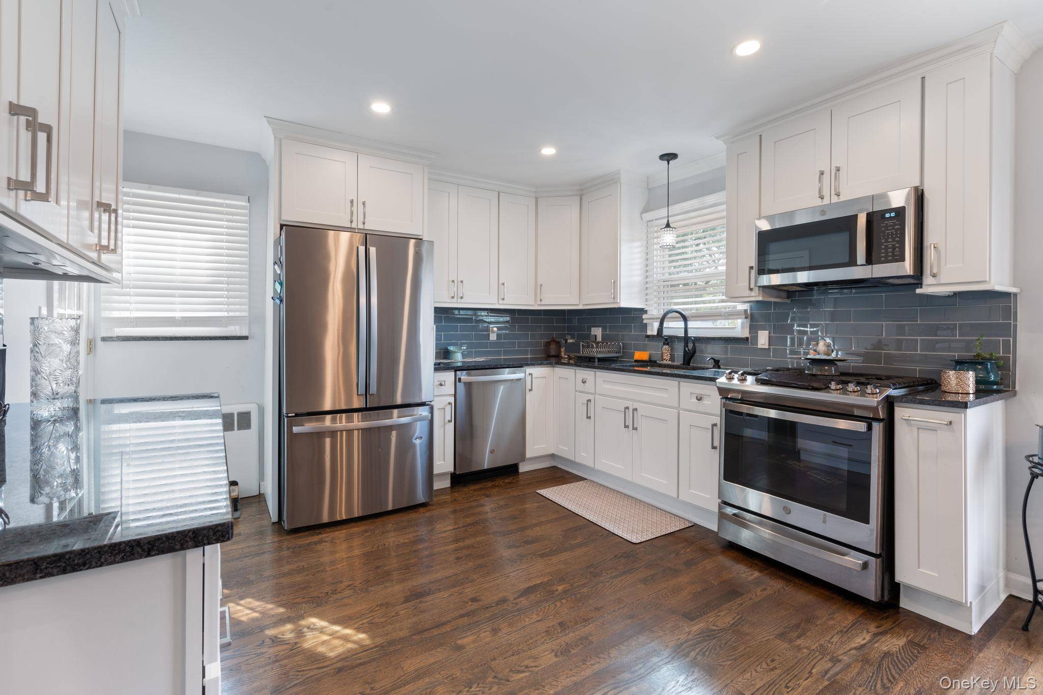 North Massapequa, NY 11758,68 Thorne AVE