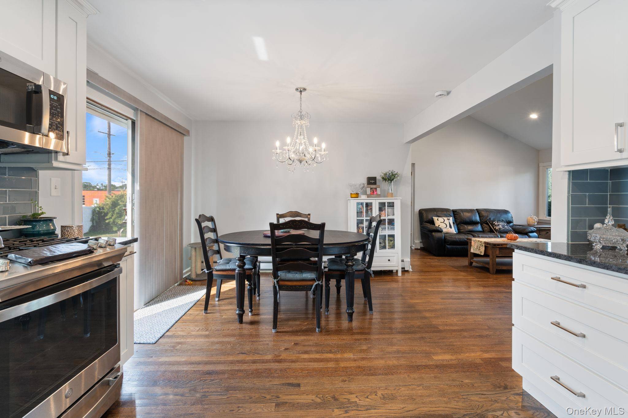 North Massapequa, NY 11758,68 Thorne AVE