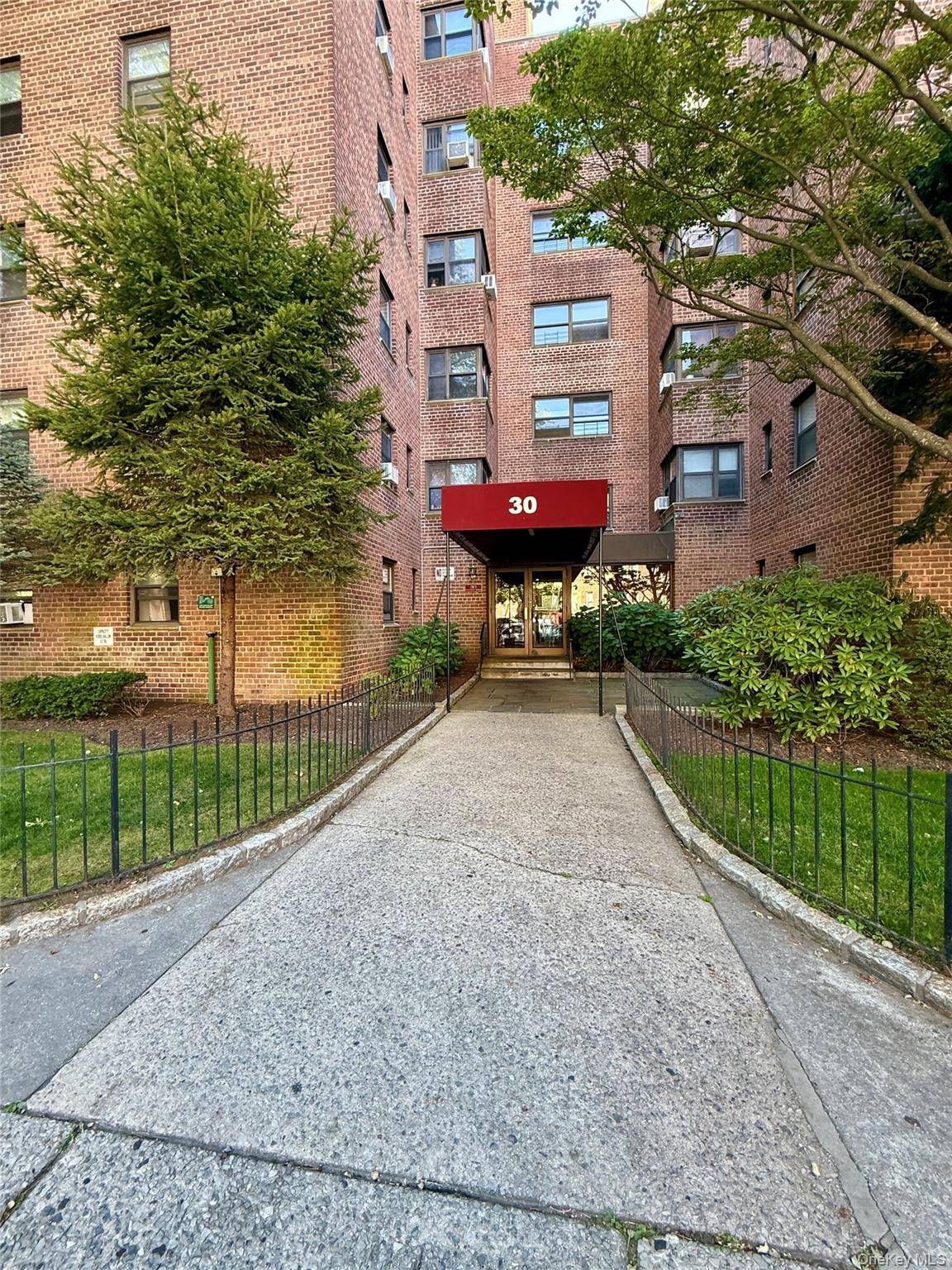Mount Vernon, NY 10552,30 Fleetwood AVE #2D